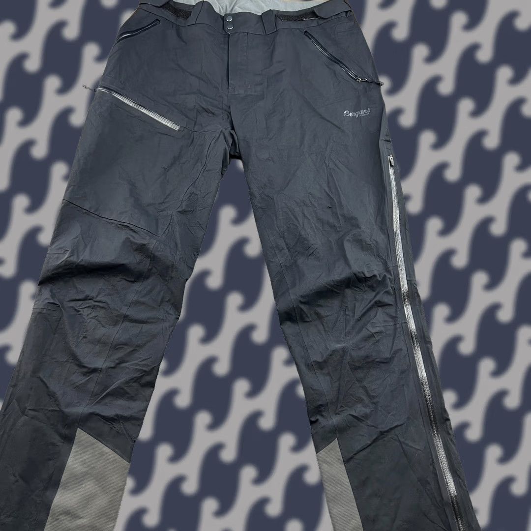 Vintage Bergans Rabot V2 3L Pants Womens Medium Outdoor Hiking Taped Seams Black Water Resistant Snow Pants Mens? Size 32" / US 10 / IT 46 - 1 Thumbnail