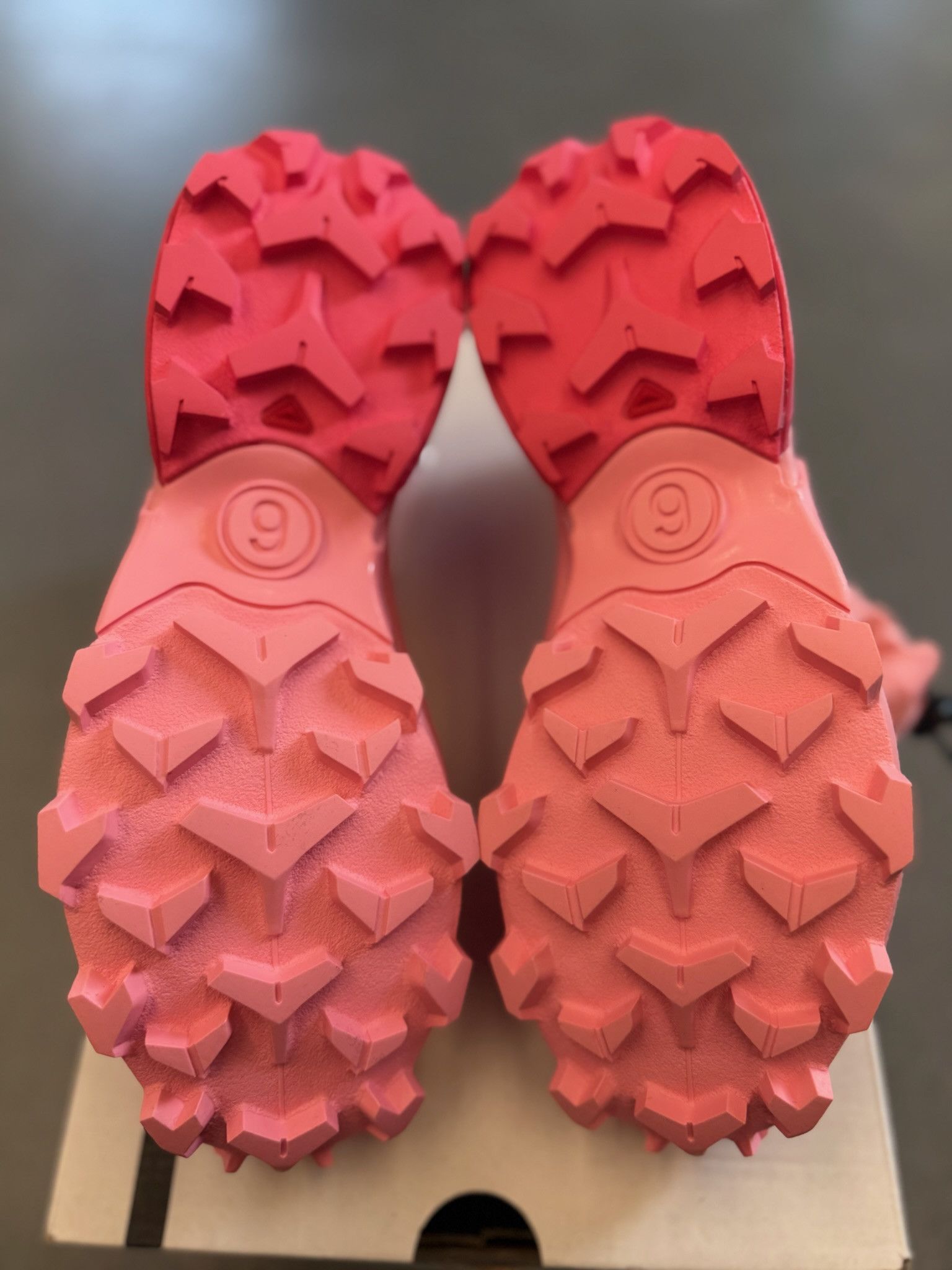 Maison Margiela × Salomon 2024 Salomon Cross Low MM6 Maison Margiela Flamingo Pink Size US 7.5 / IT 37.5 - 10 Thumbnail