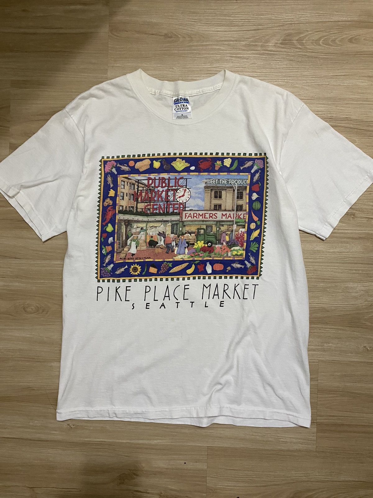 Gildan × Vintage Pike Place Market 1994 Size US M / EU 48-50 / 2 - 1 Thumbnail
