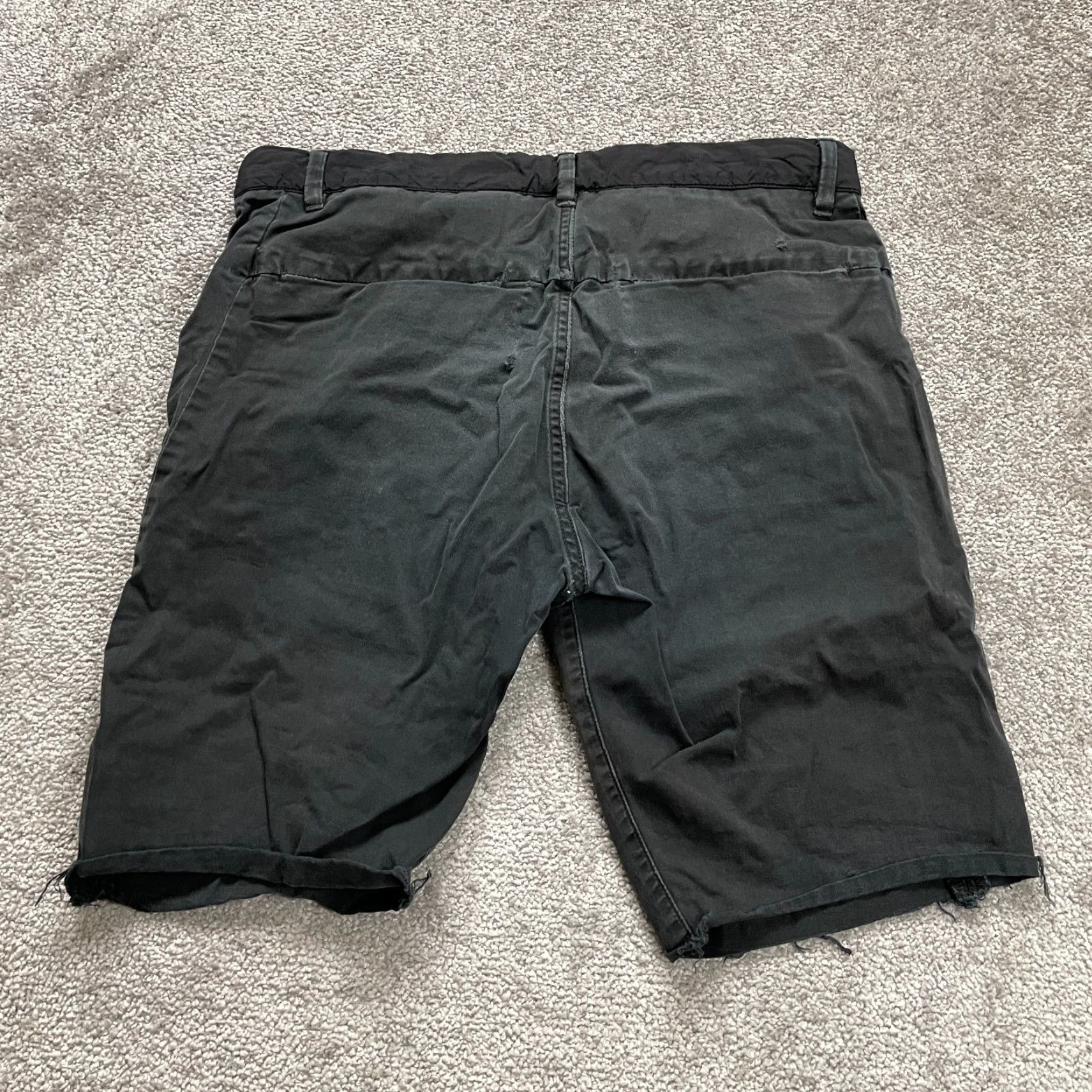 Timberland TIMBERLAND Bermuda Shorts Mens Black Dark Wash Denim Slim Streetwear 34x10 5-Pocket Distressed Outdoor Classic Mens Size US 34 / EU 50 - 2 Thumbnail