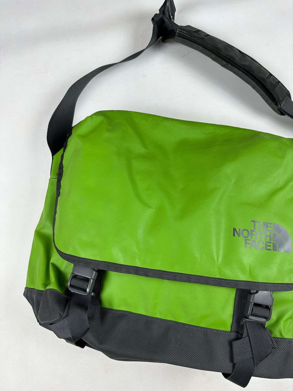The North Face Vintage The North Face Green Crossbody Messenger Bag Size ONE SIZE - 8 Thumbnail