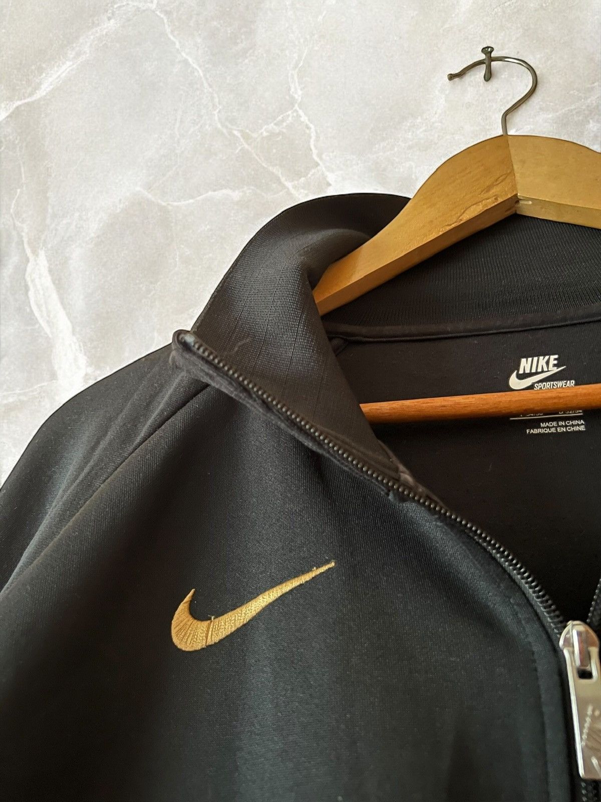 Nike Rare Nike MANCHESTER UNITED 2009 GOLDEN EUGENE Track Jacket Size US L / EU 52-54 / 3 - 5 Thumbnail