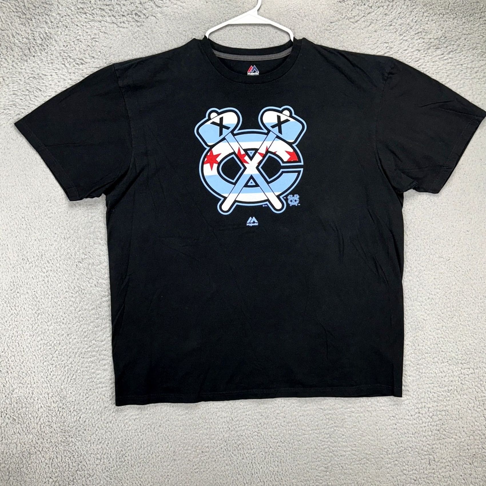 Vintage Chicago Blackhawks Mens T-Shirt 2XL Black Chicago Flag Short Sleeve Tee Majestic Size US XXL / EU 58 / 5 - 2 Thumbnail
