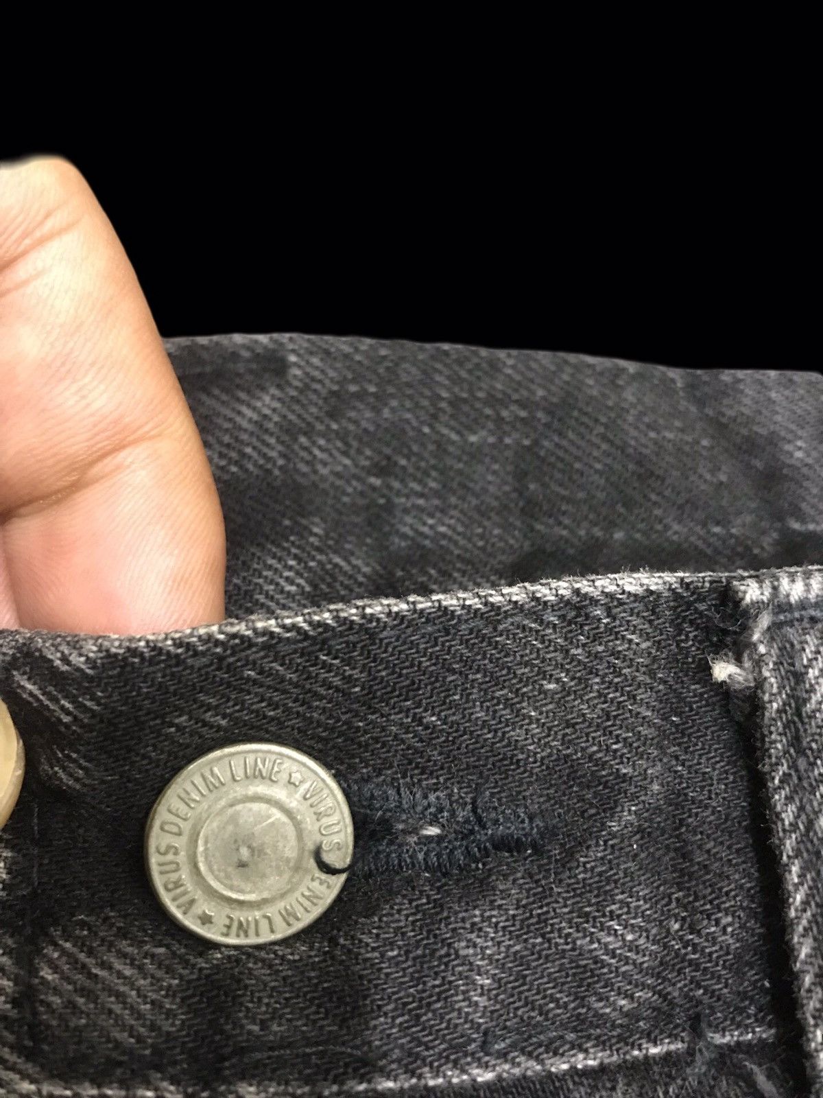 Japanese Brand 💥ARCHIVAL💥VERY RARE BLACK WASH VIRUS DISTRESSED DENIM F212 Size US 32 / EU 48 - 9 Thumbnail