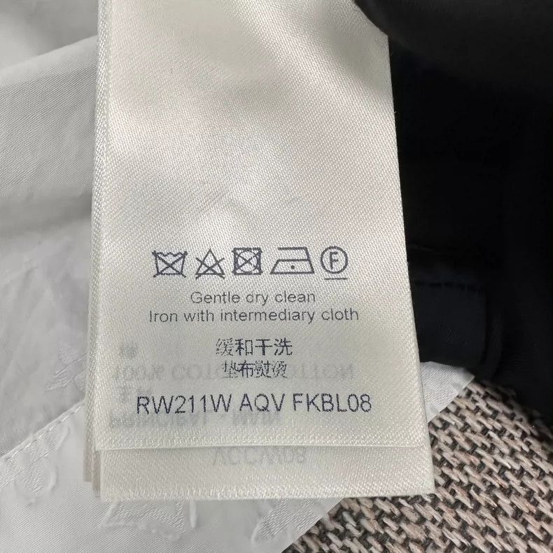 Louis Vuitton louis vuitton size 36 White chain presbyopic short sleeve s Size US M / EU 48-50 / 2 - 5 Thumbnail