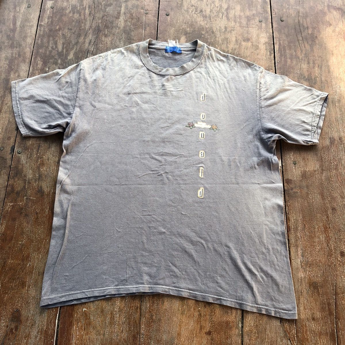 Vintage Vintage Thrashed Faded Donald Duck Surfing Rare T Shirt Size US XL / EU 56 / 4 - 3 Thumbnail