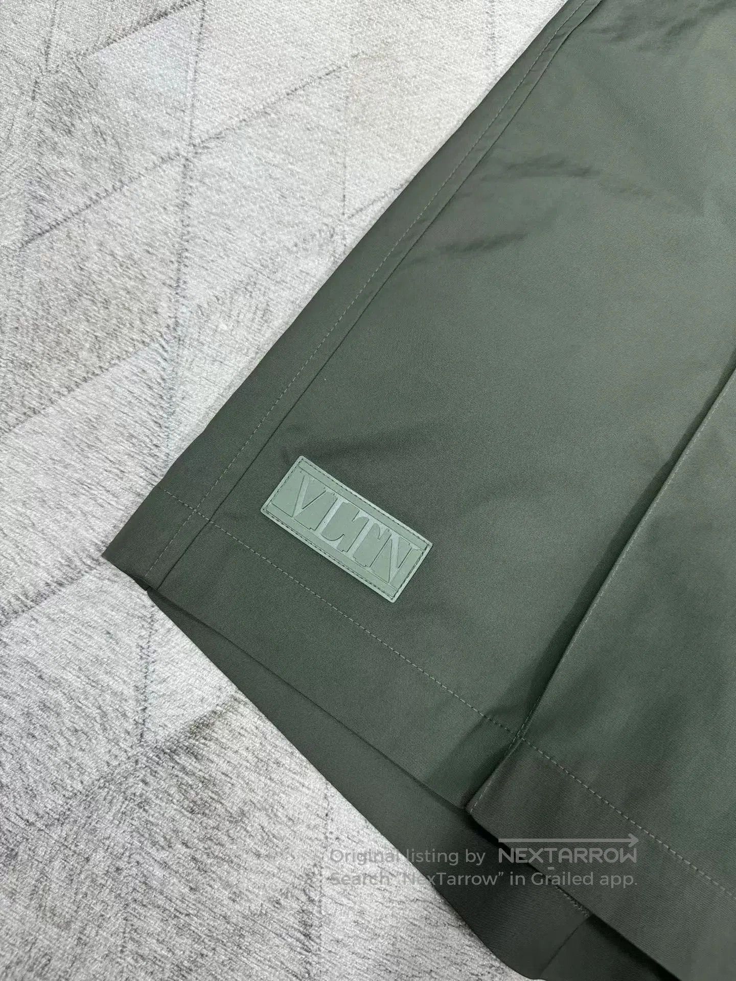 Valentino Valentino Army Green Cargo Shorts. Size US 36 / EU 52 - 7 Thumbnail