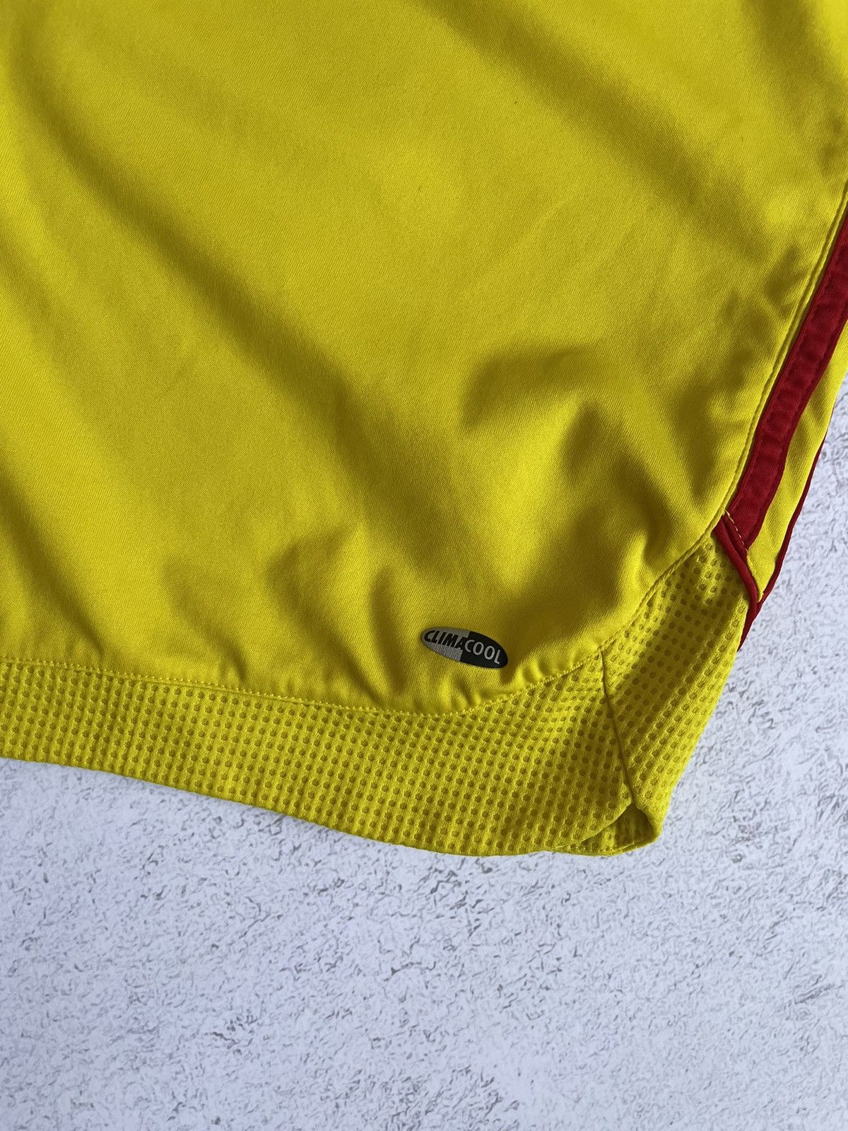 Adidas Adidas Liverpool Soccer Shorts Vintage 00s Size L Size US 35 - 5 Thumbnail