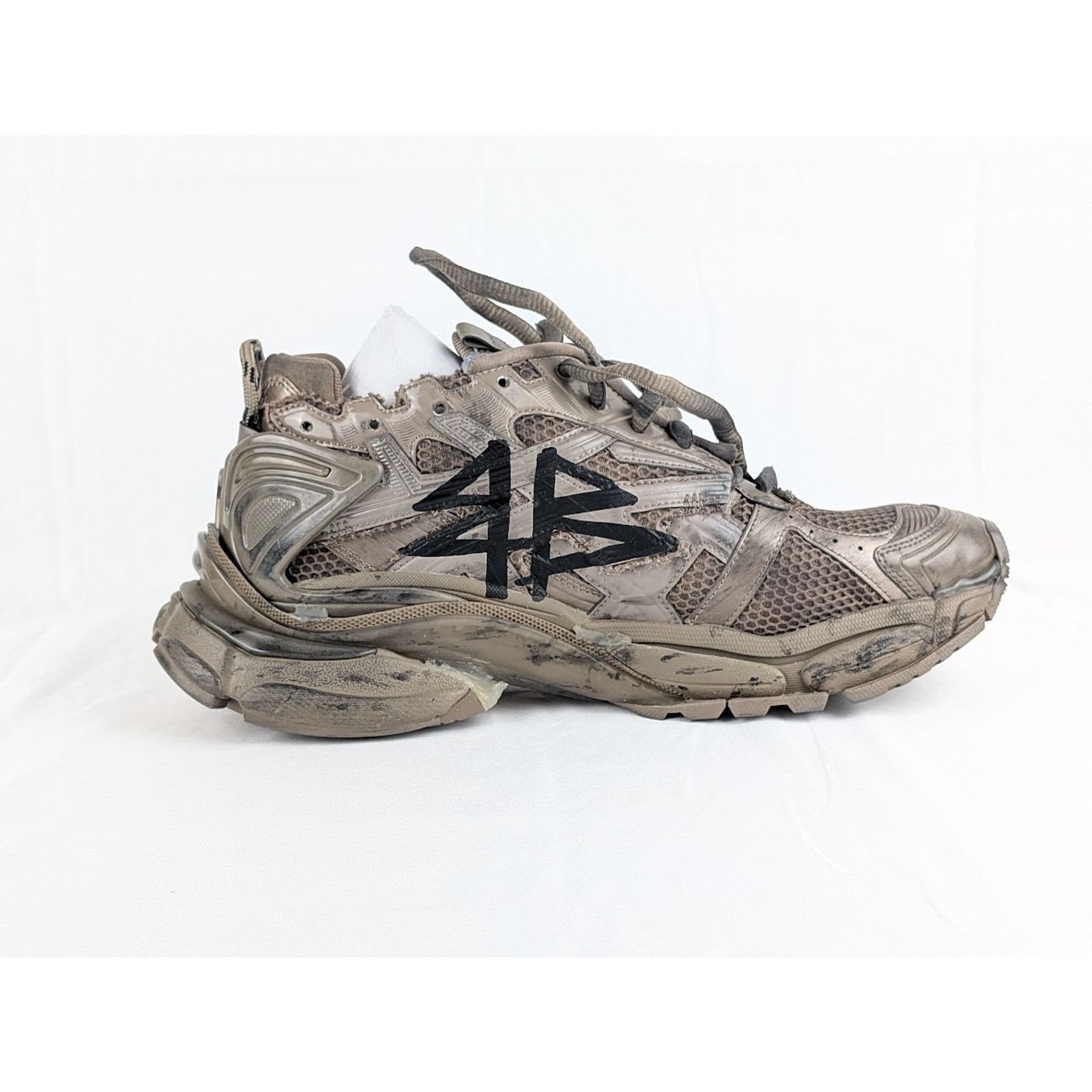 Balenciaga o1rshd1 Monocolor Graffiti Runner in Dark Taupe/Black Size US 7 / EU 40 - 2 Thumbnail