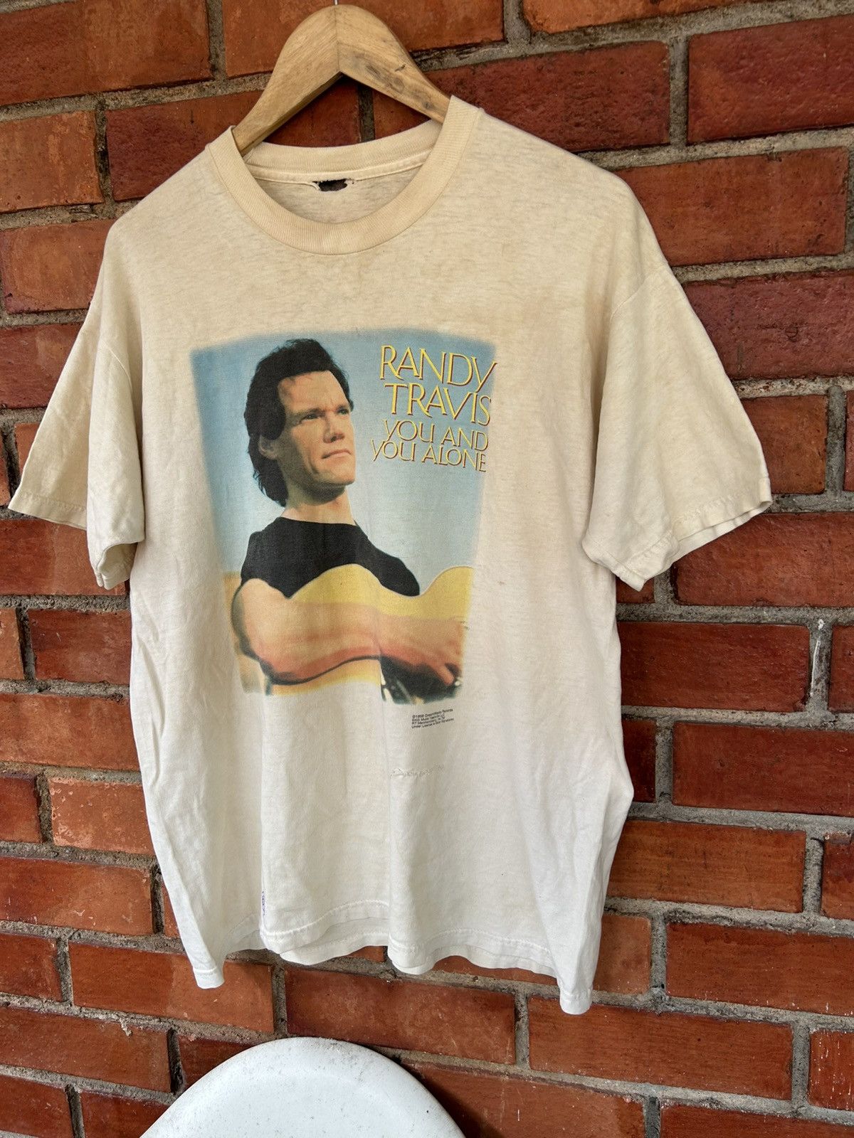 Band Tees 💥 VINTAGE 90s RANDY TRAVIS DISTRESSED TEE SS Size US L / EU 52-54 / 3 - 2 Thumbnail