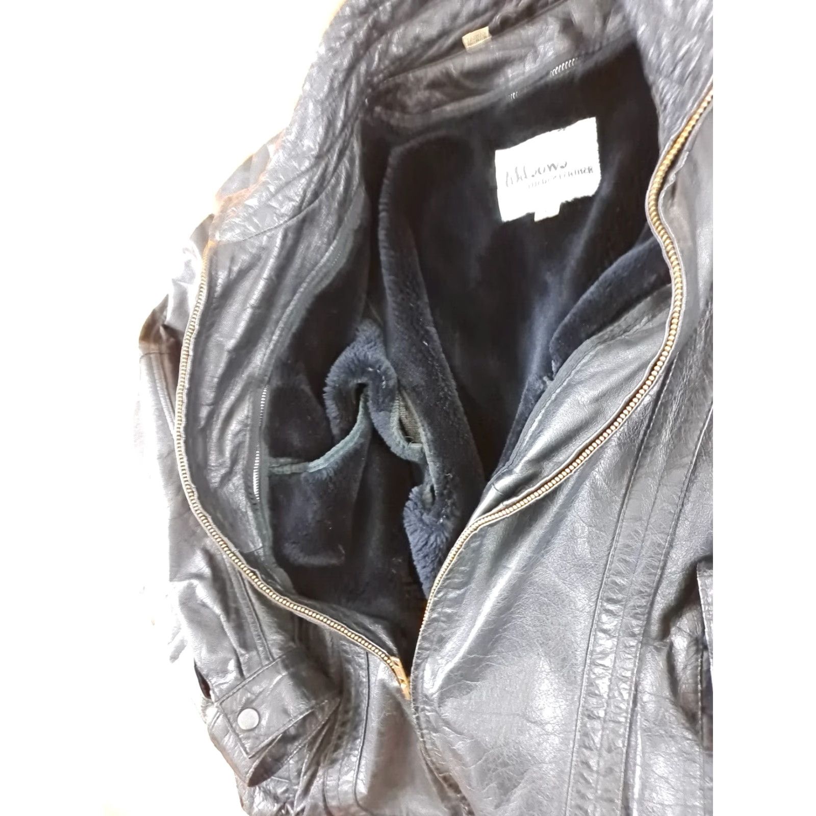 Wilson VINTAGE Wilson Suede & Leather Jacket- Insulated Zip Vest size 42 Men's Bomber Jacket Black Leather 25 1/2 long 22in pit to pit Size US XS / EU 42 / 0 - 5 Thumbnail