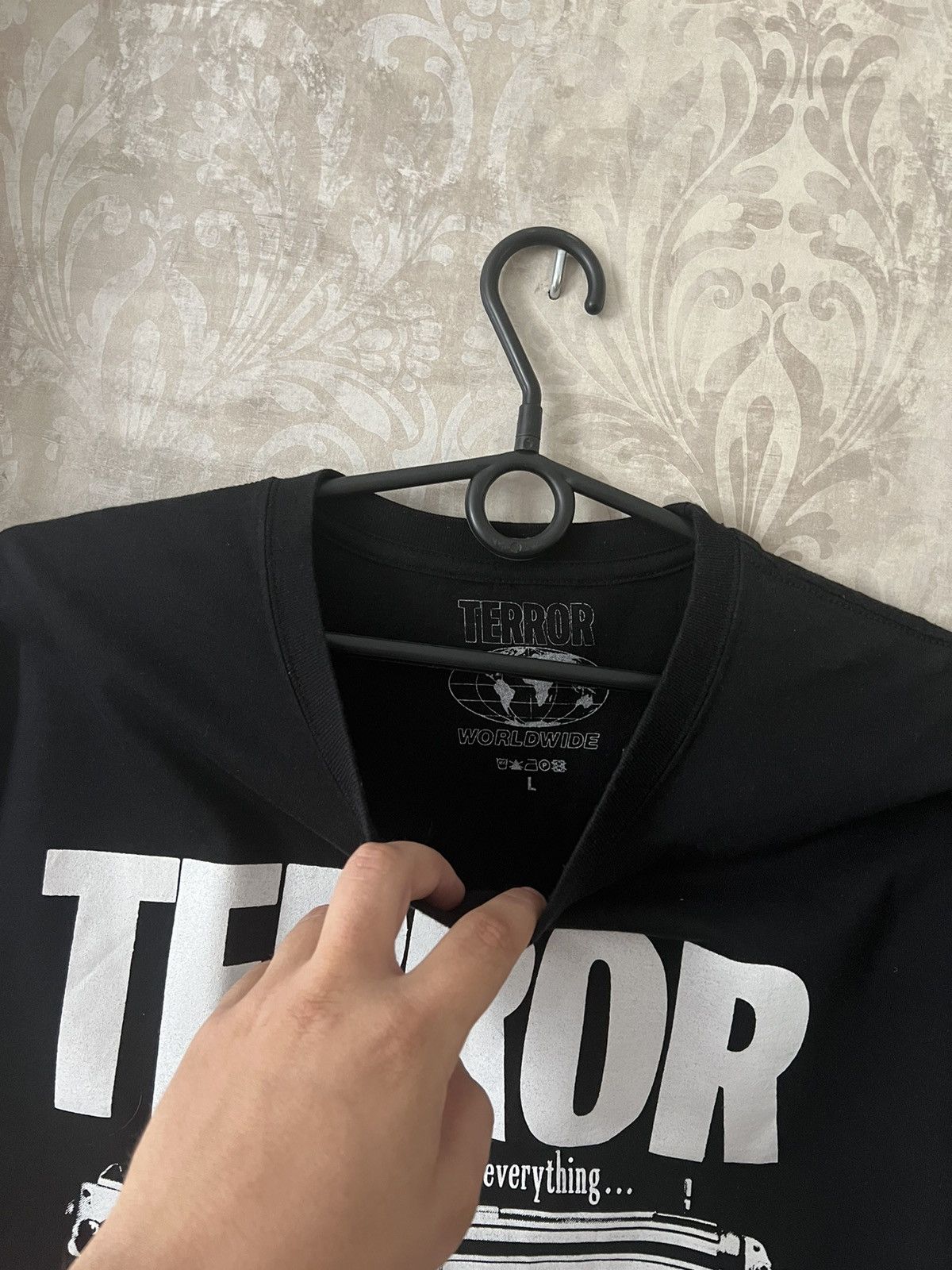 Vintage Vintage Terror Worldwine T-Shirt Tee Size US L / EU 52-54 / 3 - 6 Thumbnail