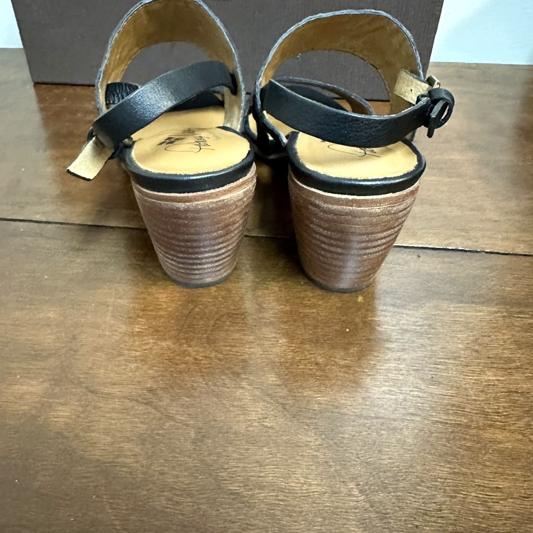 Patricia Nash Romana Italian Tooled Leather Block Heeled Sandals Size US 7 Womens Sandal Black Leather Block Heel Slingback 7 Italian Floral Theme