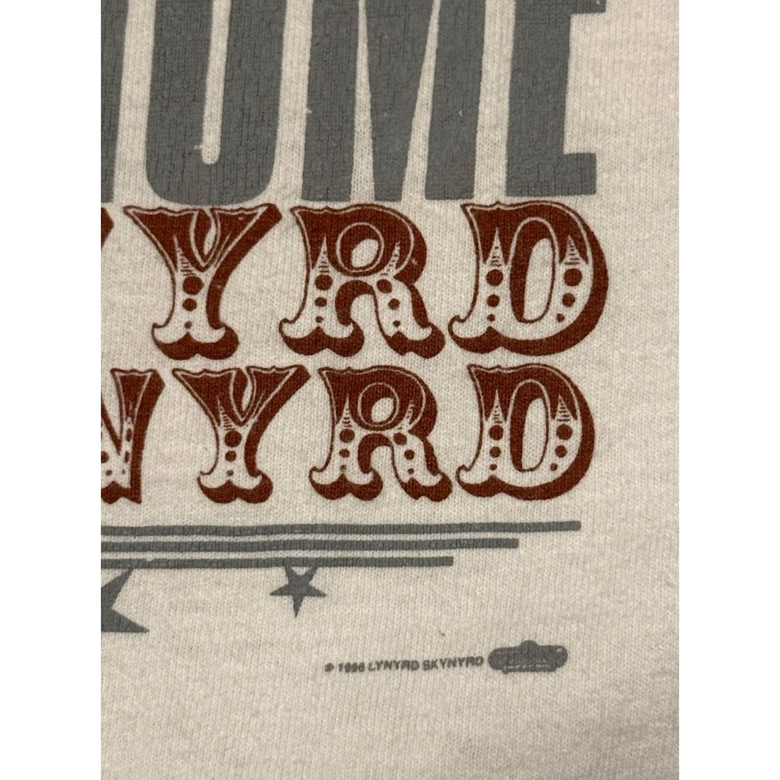 Tultex VINTAGE Lynyrd Skynyrd Georgia Peaches Shirt XL White 90s Graphic Print Crew Neck Short Sleeve Cotton Men Men’s US-XL TS Band Rock Southern Tultex Size US XL / EU 56 / 4 - 5 Thumbnail
