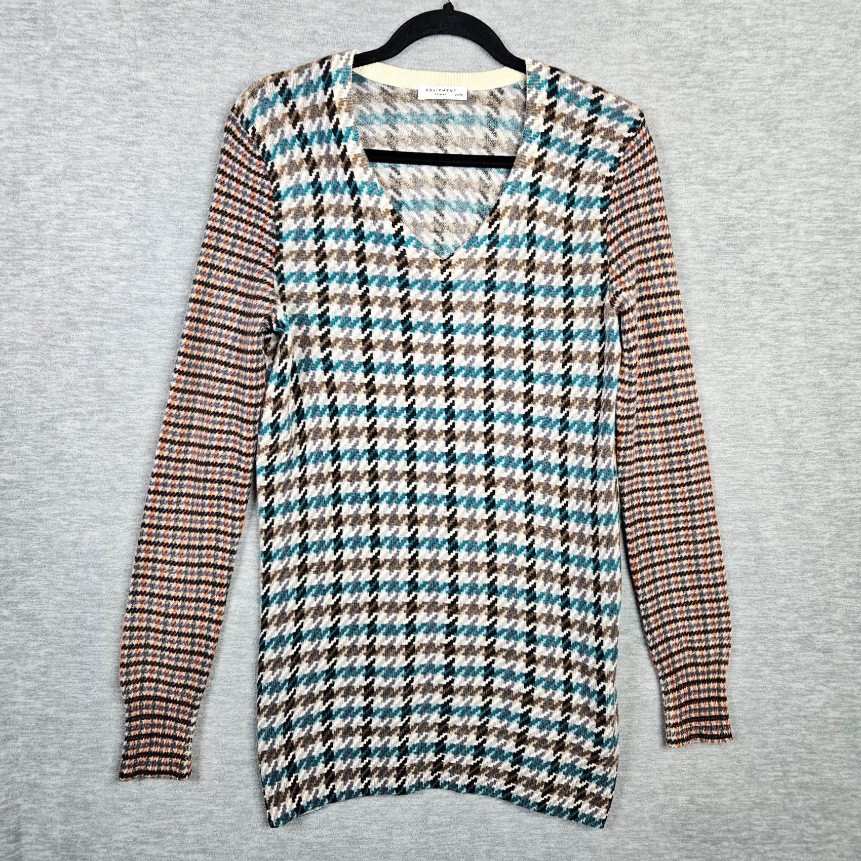 Equipment Equipment Femme Houndstooth V-neck Cashmere Long Sleeve Sweater XS Women’s Pullover Knit S/M Multicolor Modern Size XS / US 0-2 / IT 36-38 - 2 Thumbnail