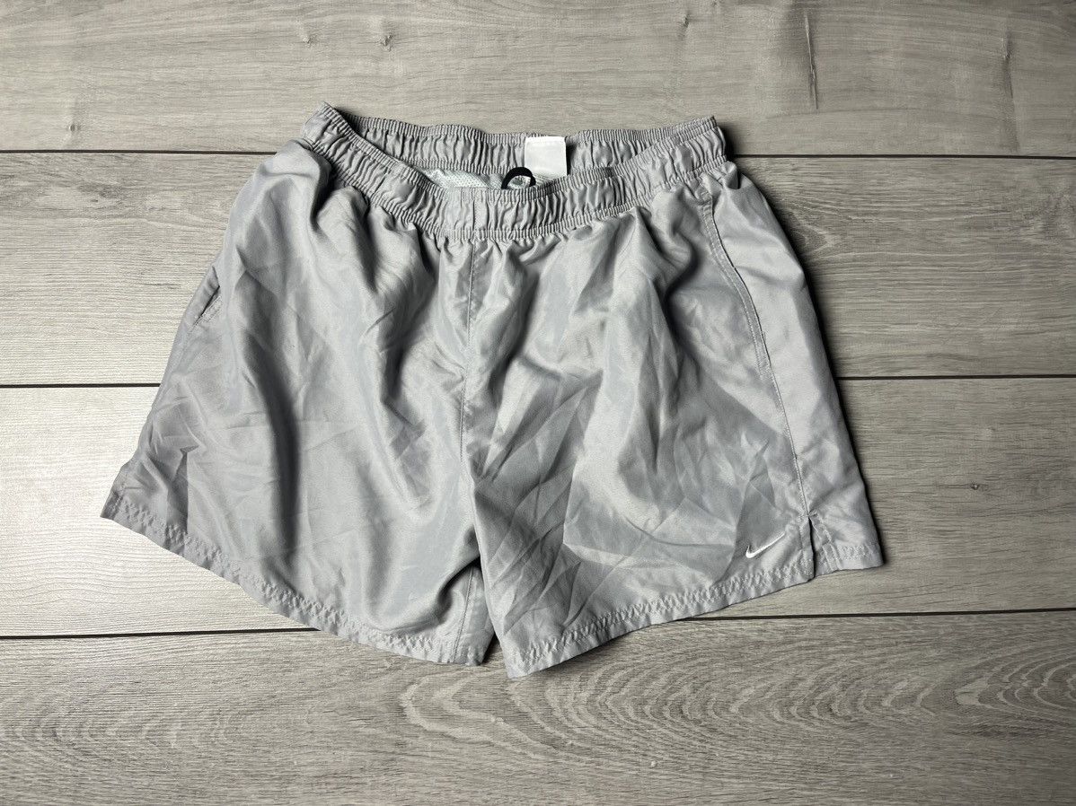 Nike Nike shorts swimming swoosh size Large Size US 34 / EU 50 - 1 Thumbnail