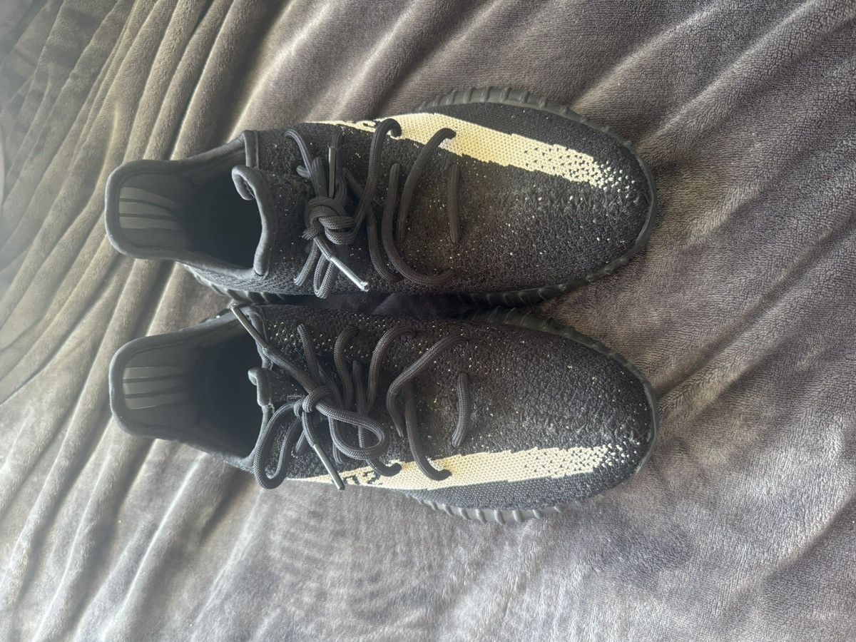 Yeezy Yeezy 350 v2 Oreo Size US 9.5 / EU 42-43 - 3 Thumbnail