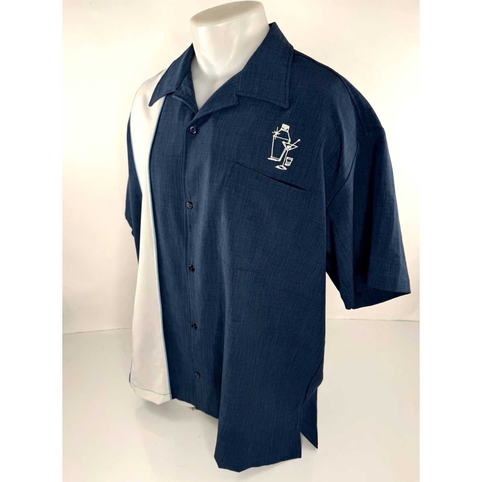 Vintage Steady Rat Pack Embroidered BARTENDER BOOZE COCKTAIL 2XL Shirt Short Sleeve Blue Button-Up Collared Men Mens SS2 Size US XXL / EU 58 / 5 - 2 Thumbnail