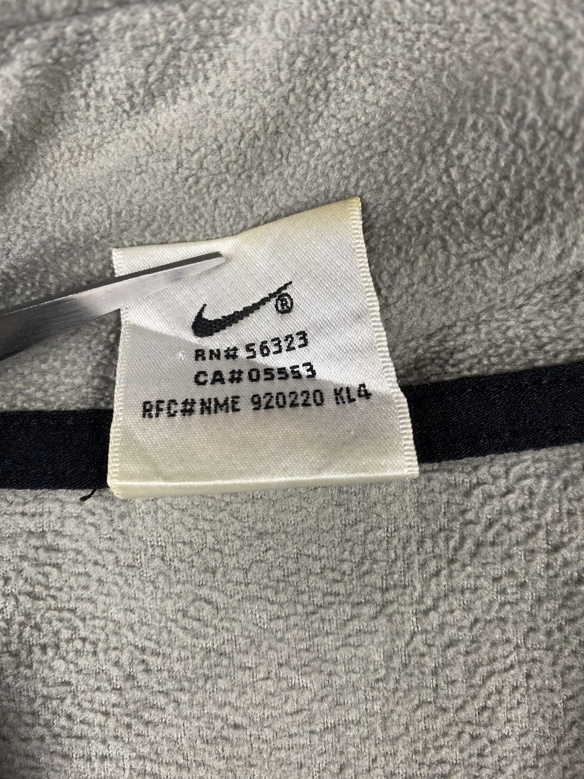 Nike Vintage Nike Zip Fleece Jacket Y2K Style Size US L / EU 52-54 / 3 - 11 Thumbnail
