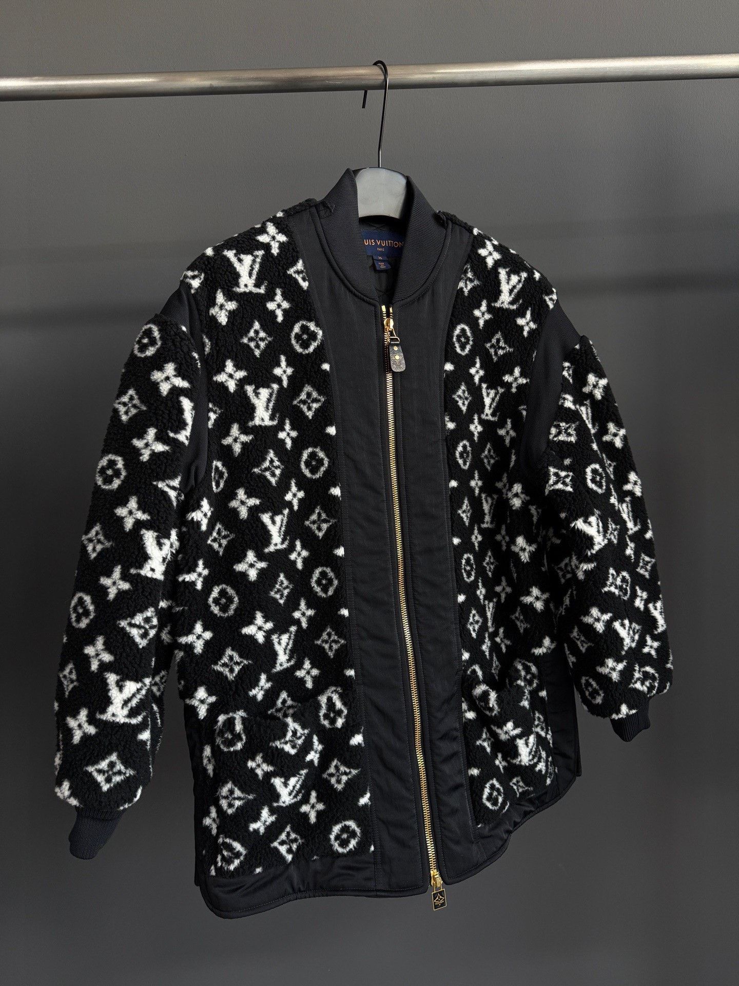 Louis Vuitton Louis Vuitton Black Item 36 Women Size XS / US 0-2 / IT 36-38 - 1 Thumbnail