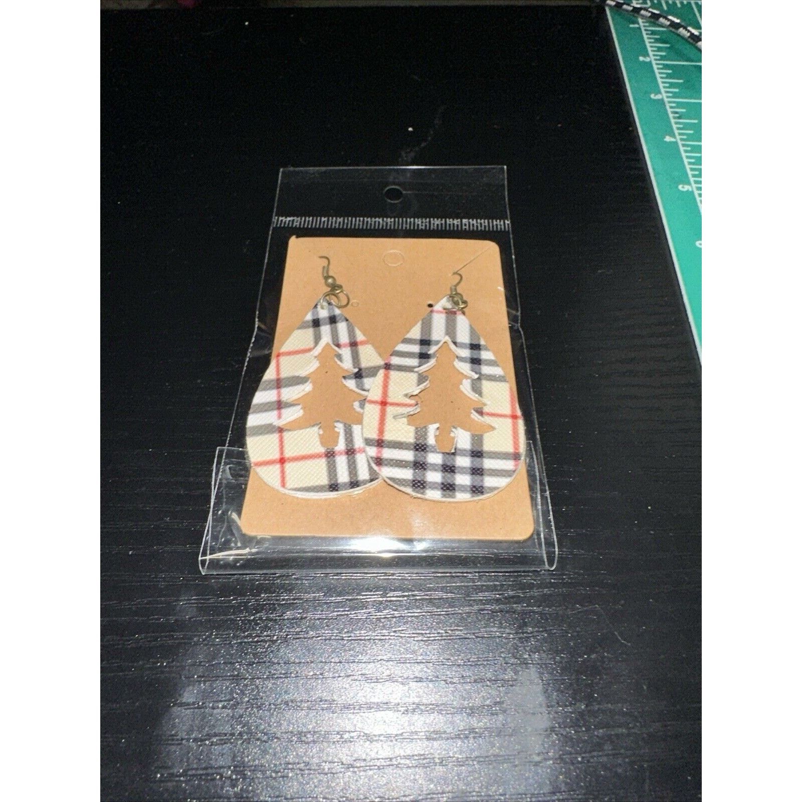 Other Christmas Tree Teardrop Earrings Hoop Dangling Handmade Size ONE SIZE - 9 Thumbnail
