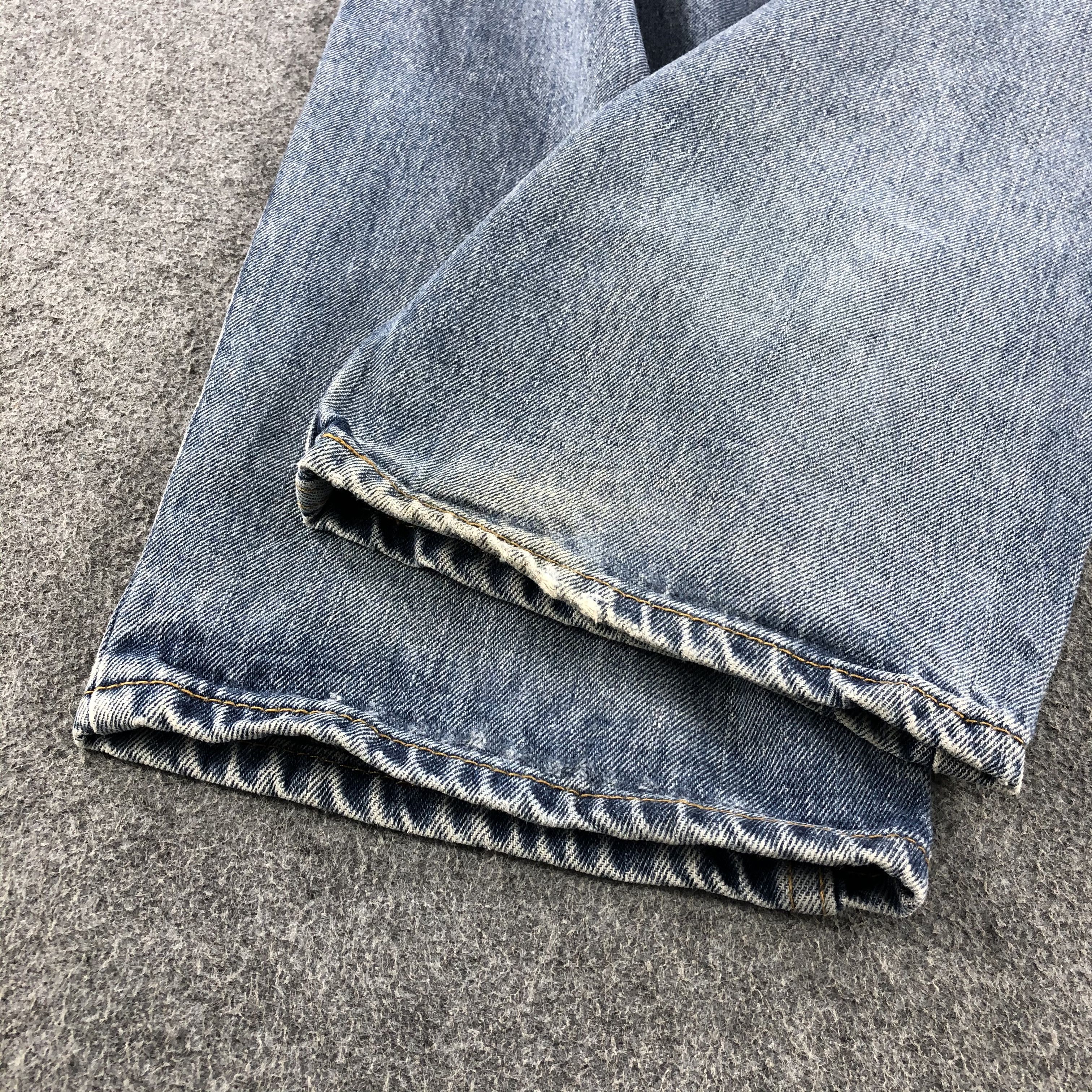 Levi's Vintage Levis 560 Light Wash Jeans- J1324 Size US 43 - 6 Thumbnail