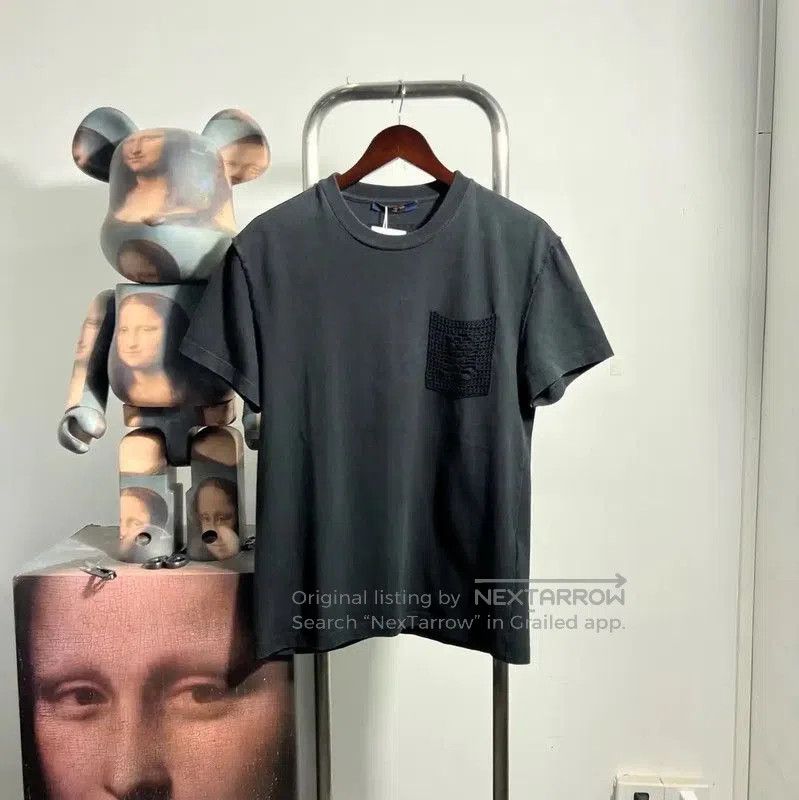 Louis Vuitton Louis Vuitton Black Cotton T-Shirt for Men . Size US S / EU 44-46 / 1 - 1 Thumbnail