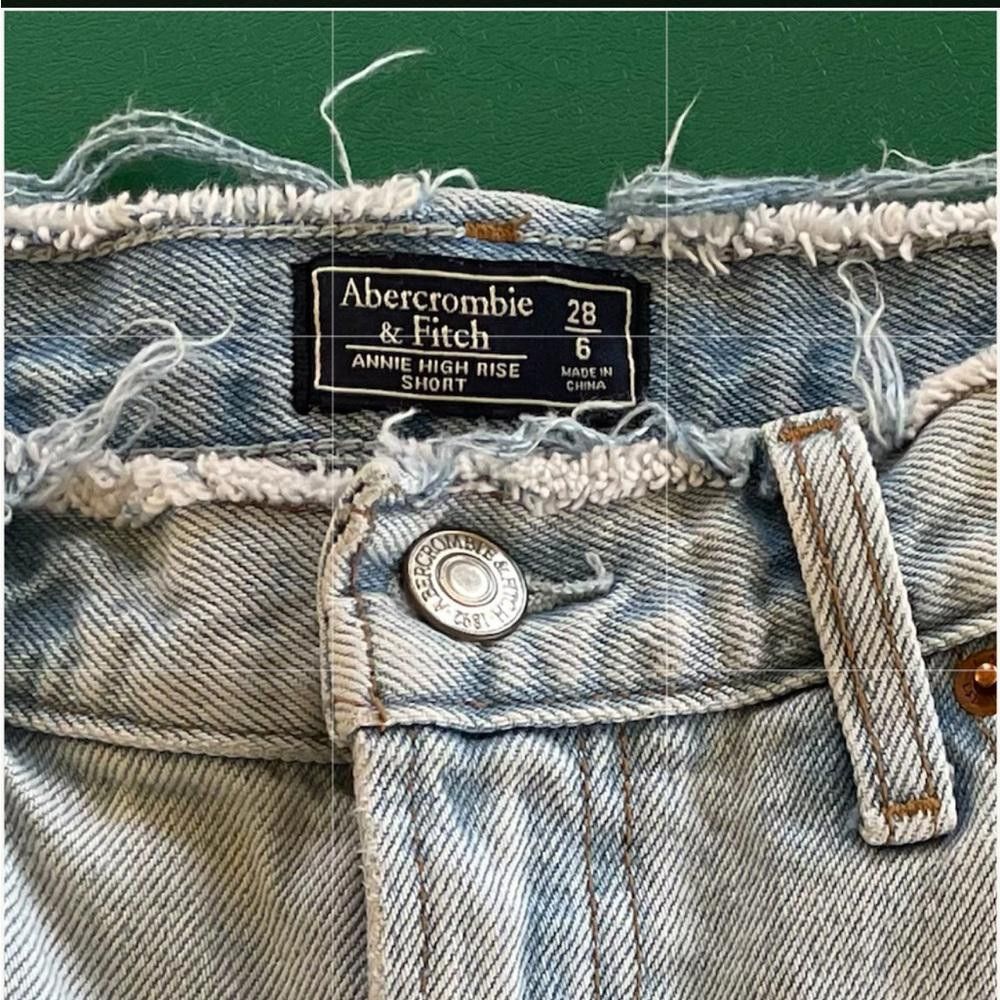Designer Abercrombie & Fitch Annie High Rise Shorts Size 28" / US 6 / IT 42 - 2 Thumbnail