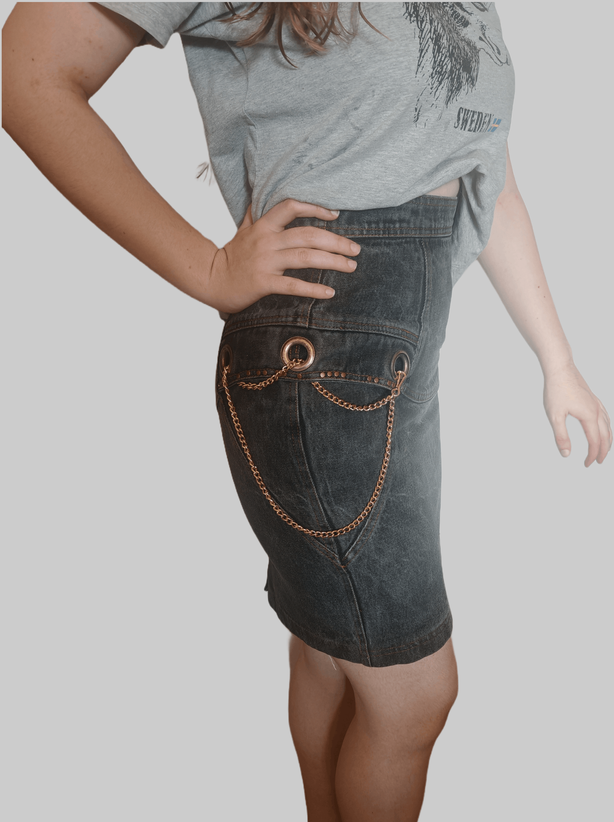 Vintage 90s Y2K Grey Mini Skirt with Gold Chain sz S-M made in Paris Size 26" / US 2 / IT 38 - 3 Thumbnail