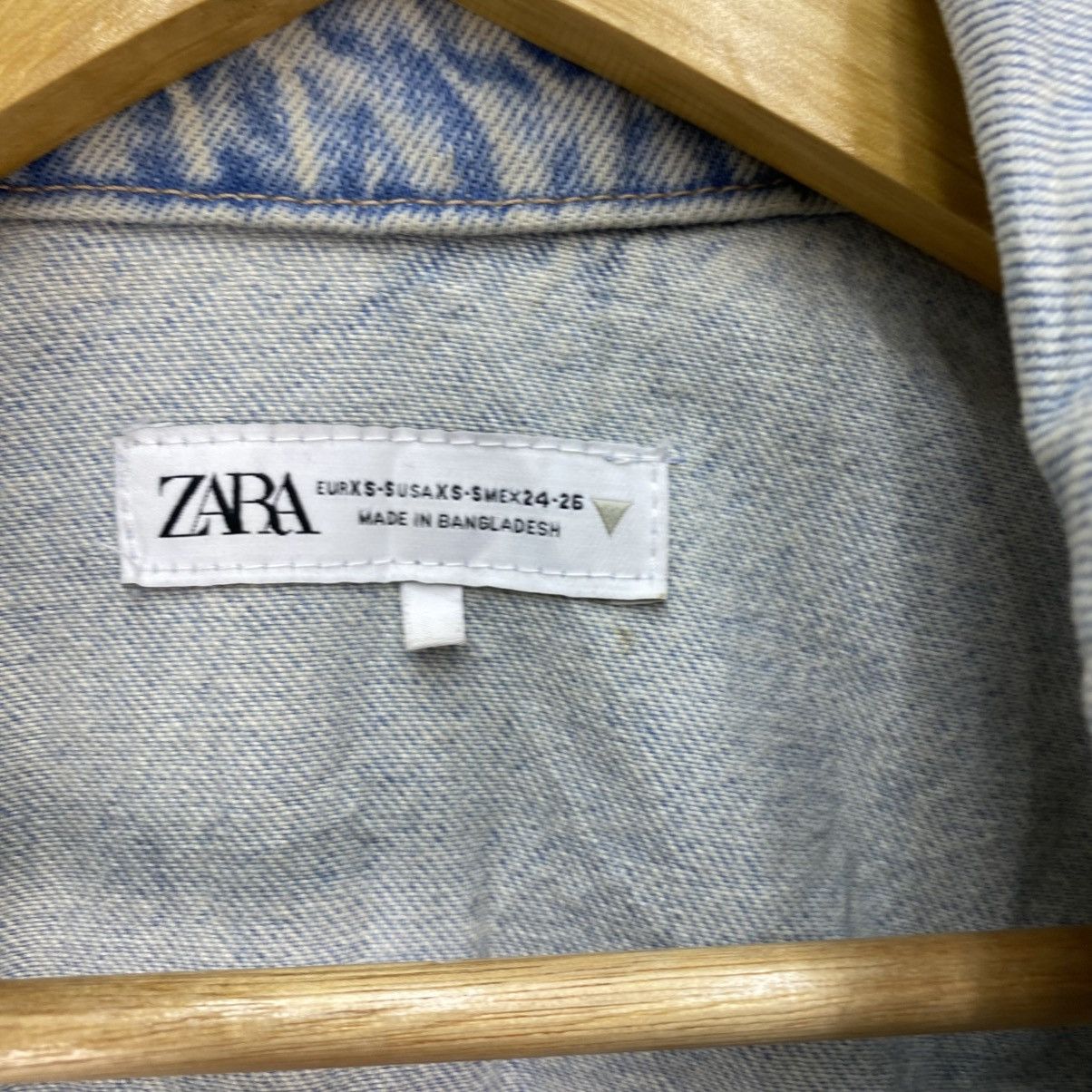 Zara 🫶 Zara long-sleeve Button Up light wash denim shirt Jacket Size M / US 6-8 / IT 42-44 - 9 Thumbnail