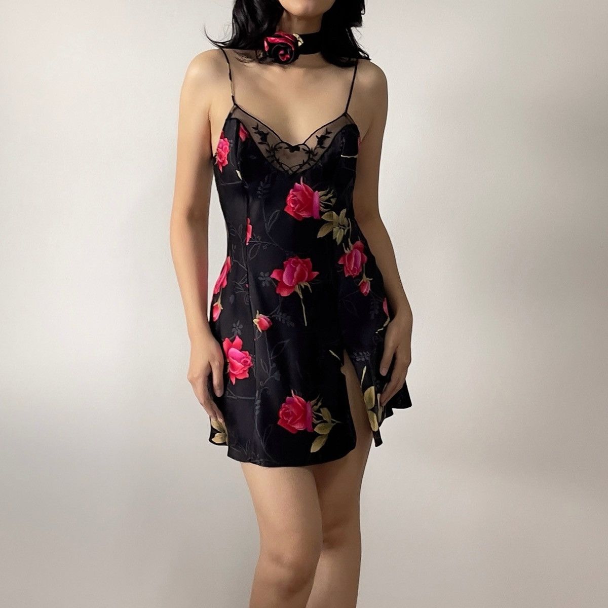 Victoria's Secret Victoria’s Secret 1990s Black Floral Silk Slip Dress (XS) Size XS / US 0-2 / IT 36-38 - 5 Thumbnail