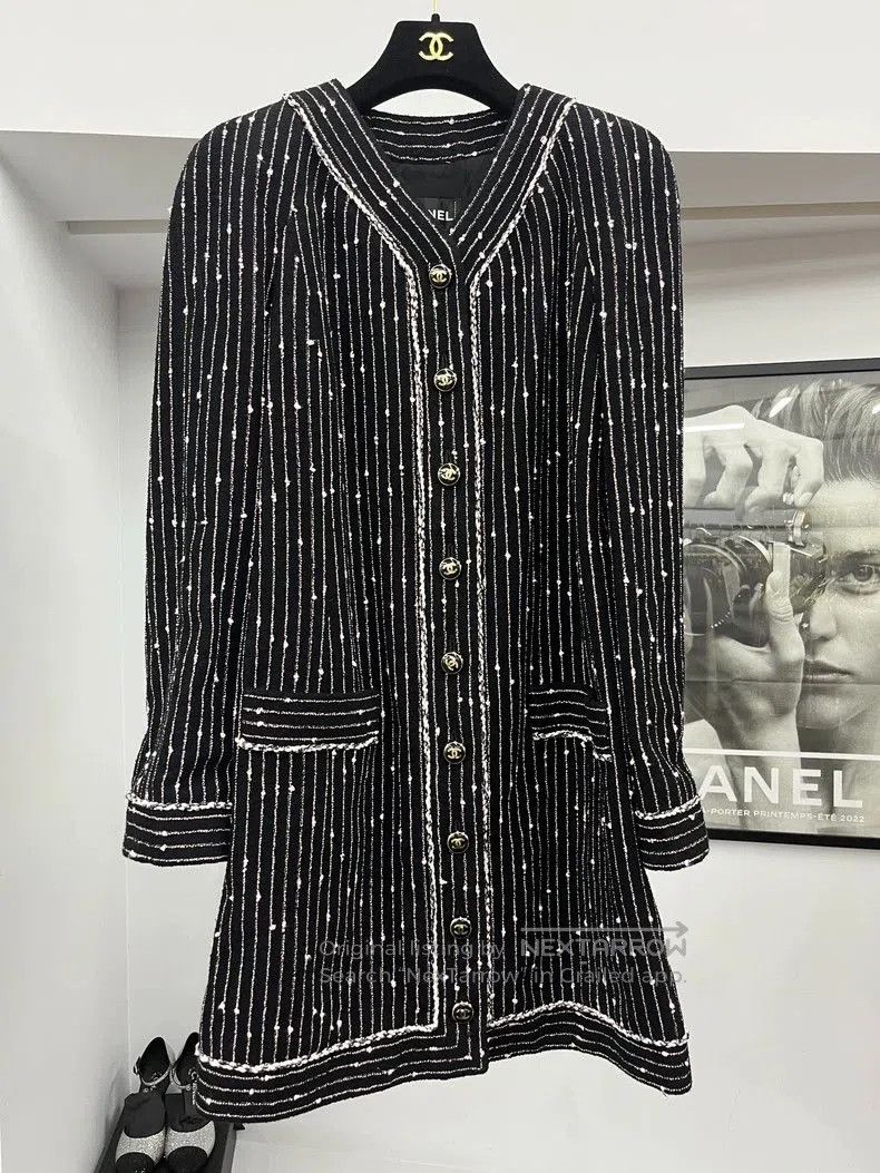 Chanel Chanel 23P Black Long Coat. Size US M / EU 48-50 / 2 - 1 Thumbnail