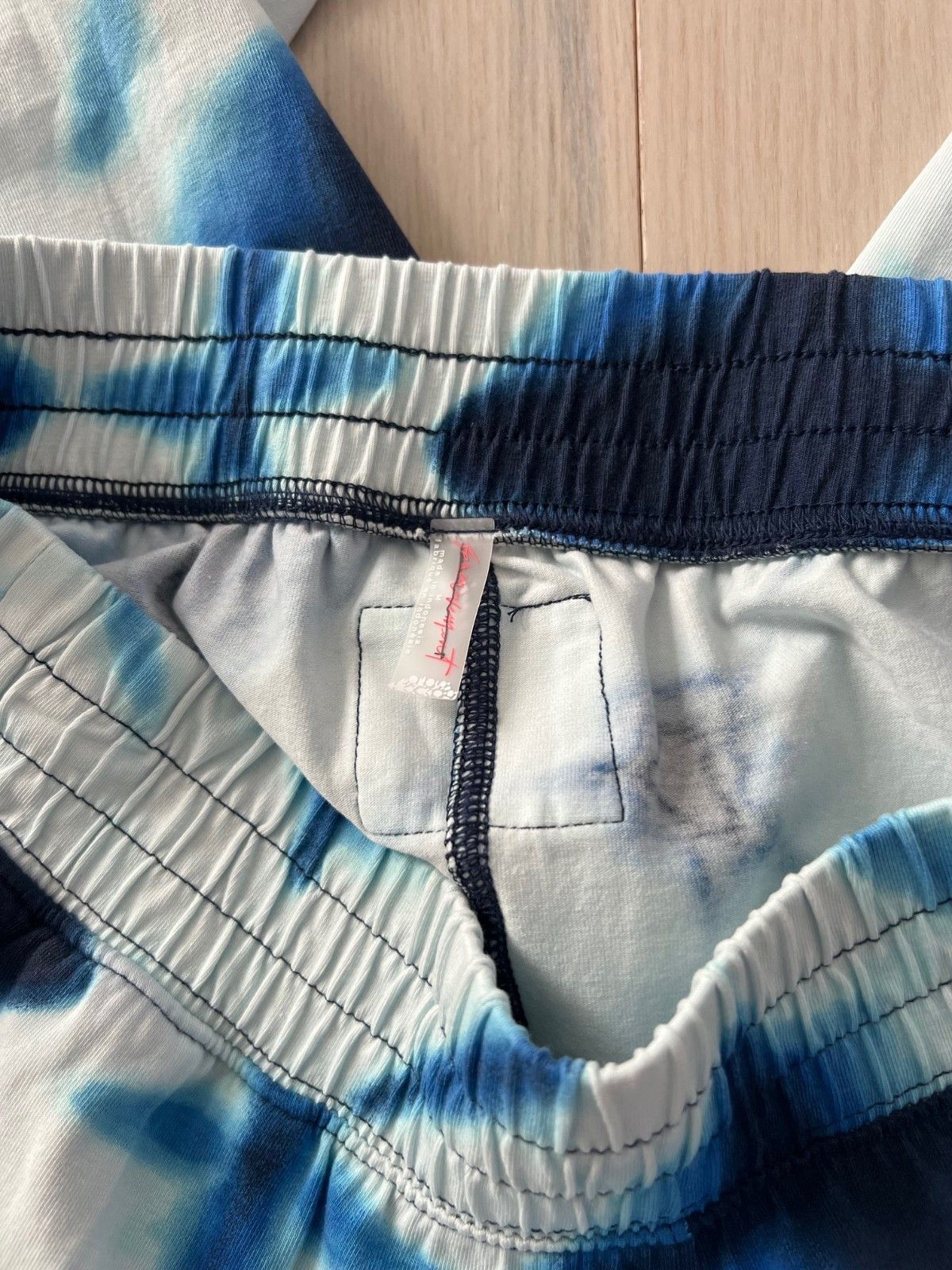 Free People FP Movement by Free People Hot Shot Pants Shibori ( M ) Size 30" / US 8 / IT 44 - 4 Thumbnail