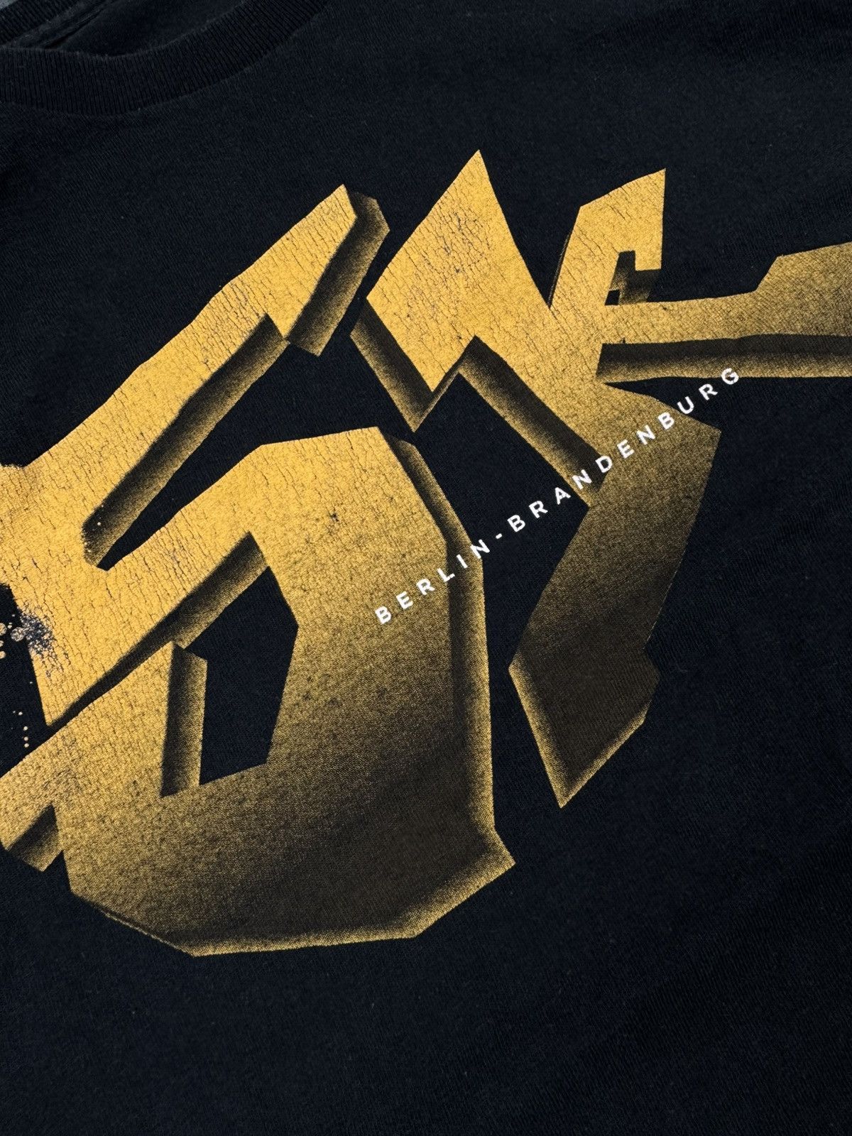 Vintage Vintage Y2K Berlin brandenburg graffiti graphic hip hop tee Size US XL / EU 56 / 4 - 5 Thumbnail