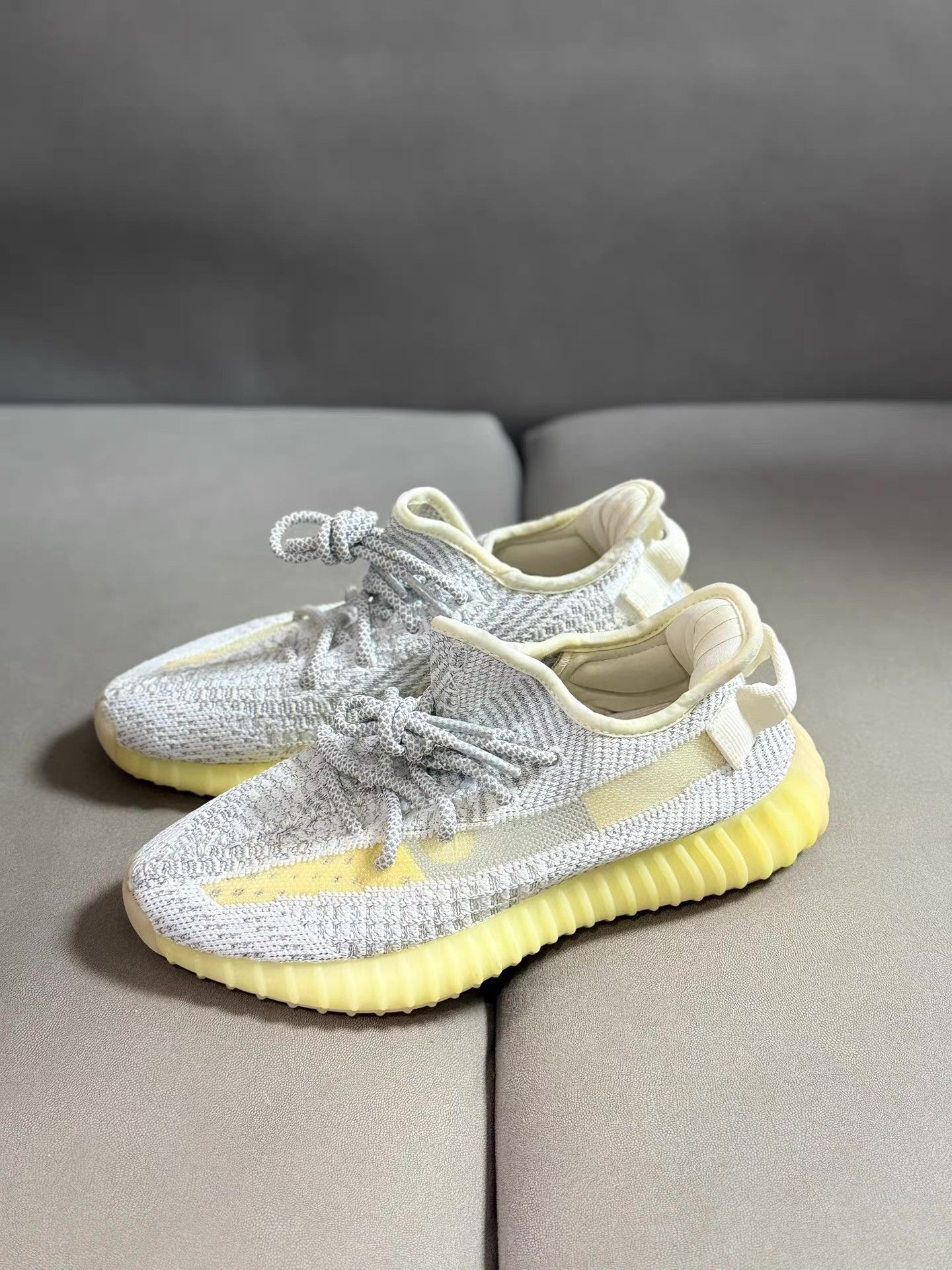 Adidas Adidas Originals Yeezy Boost 350 V2 Static Ｑ20 Size US 5 / EU 37 - 1 Thumbnail