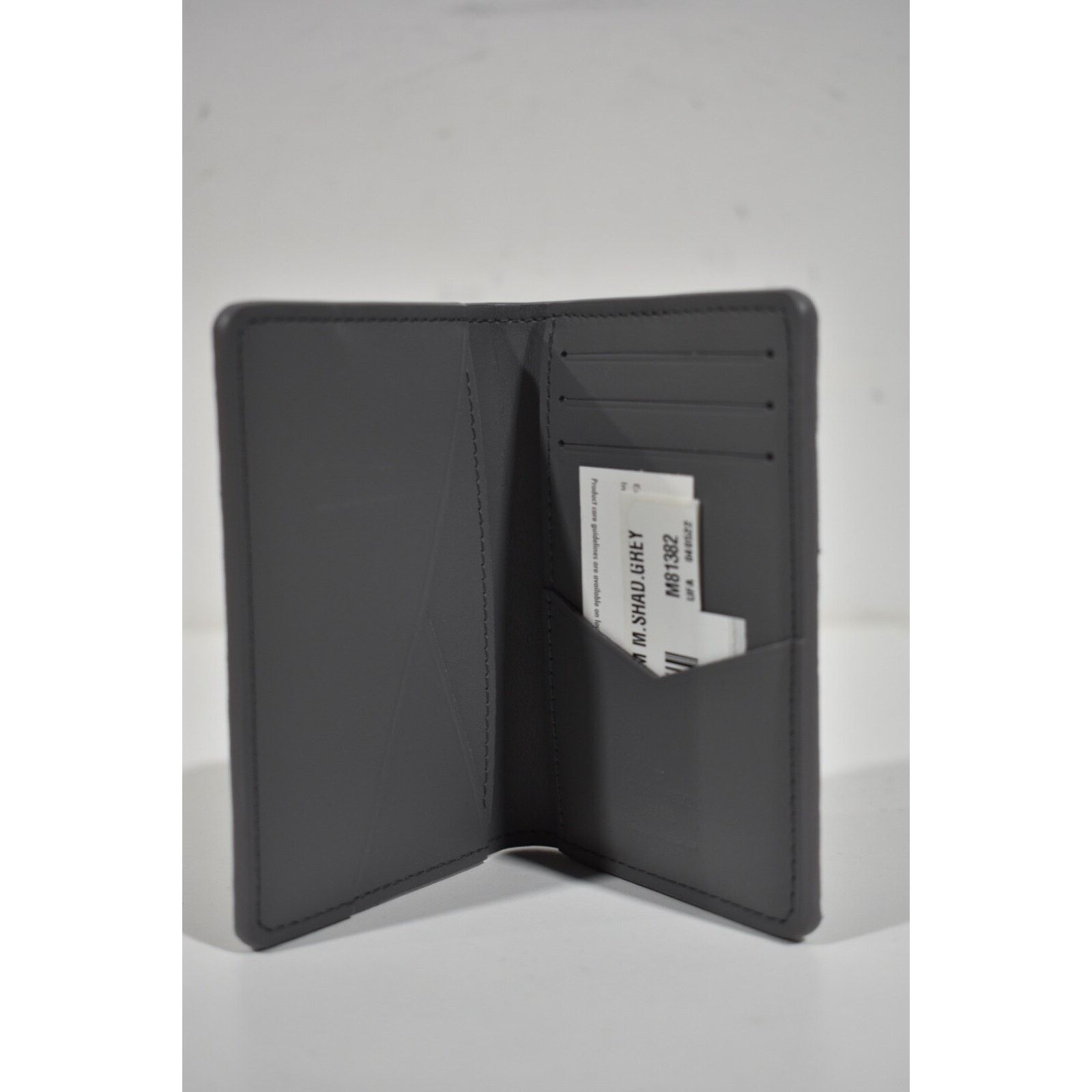 Louis Vuitton Louis Vuitton Grey Leather Logo Pocket Organizer Card Wallet Size ONE SIZE - 12 Thumbnail