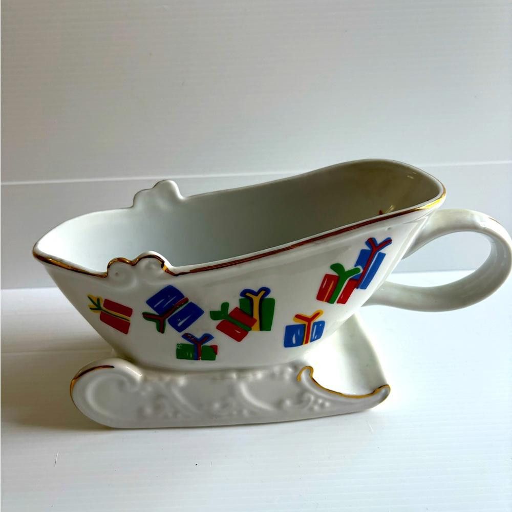 Designer Tienshan Save The Children Christmas Gravy Boat Sleigh Size ONE SIZE - 1 Thumbnail