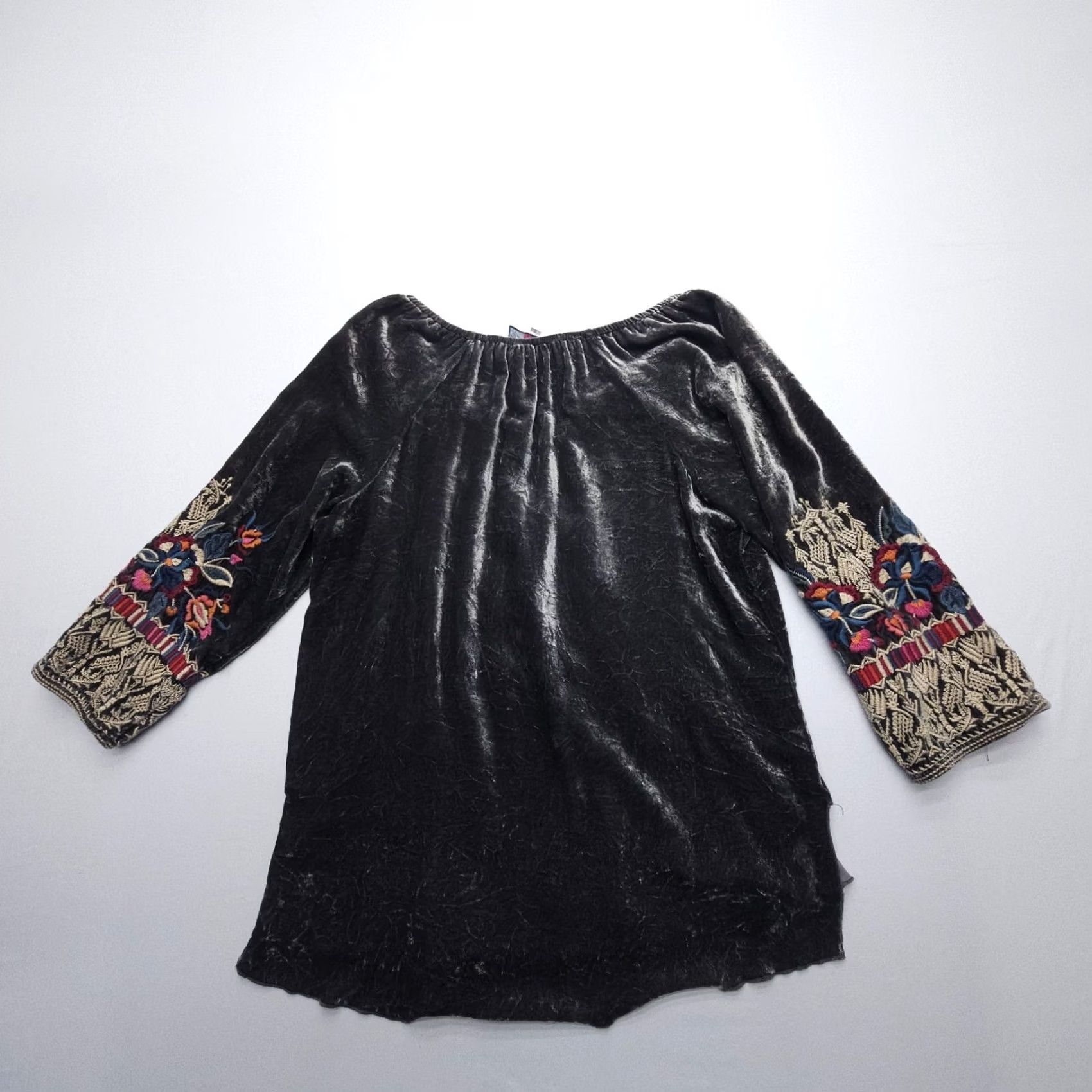 Johnny Was Johnny Was Claude Floral Velvet Blouse Gray S Embroidered Bohemian Casual Sleeve 3/4 V-Neck Womens Blouse Size S / US 4 / IT 40 - 6 Thumbnail