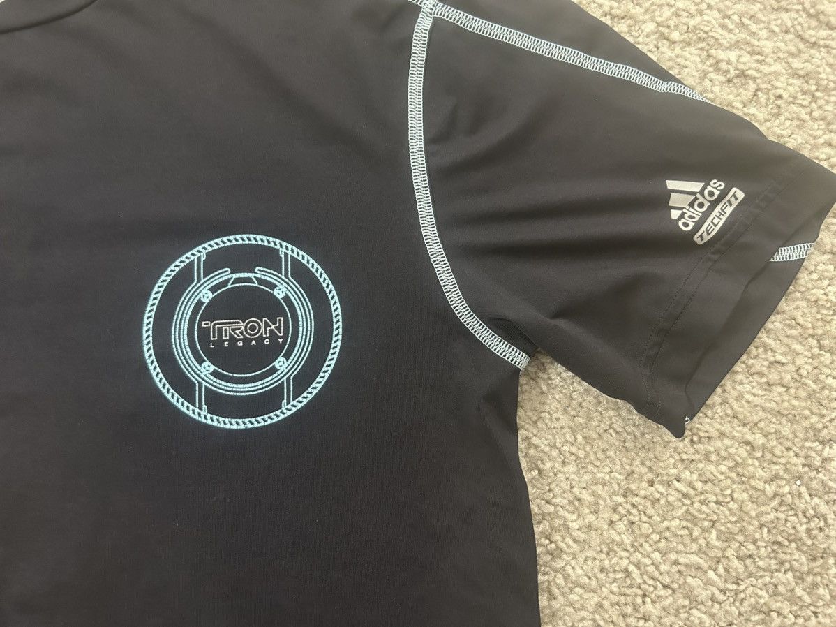 Adidas × Disney Adidas x Disney TRON Legacy mens graphic shirt medium RARE Size US M / EU 48-50 / 2 - 2 Thumbnail