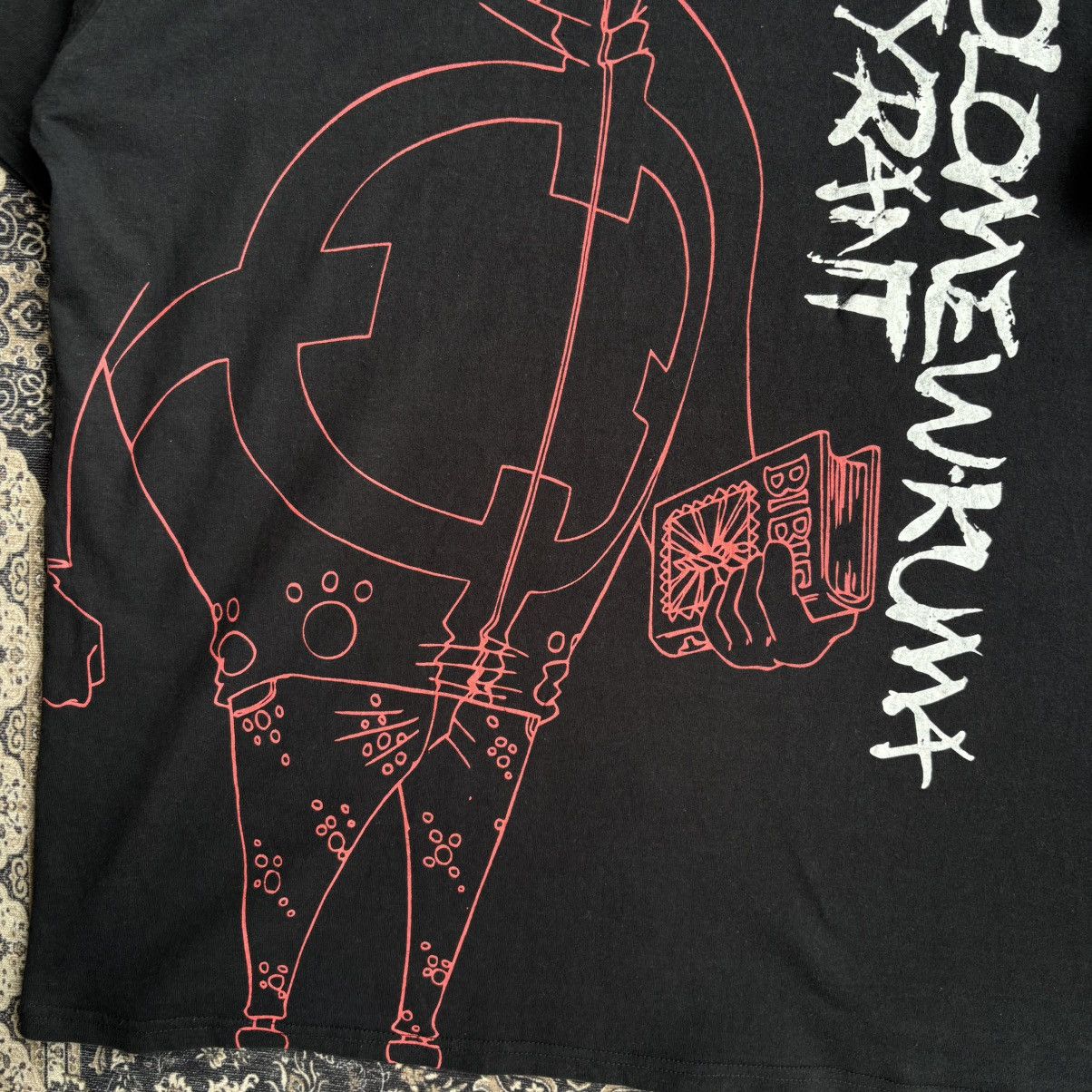 One Piece Vintage Bartholomew Kuma Art Anime One Piece Tee Size US XL / EU 56 / 4 - 3 Thumbnail