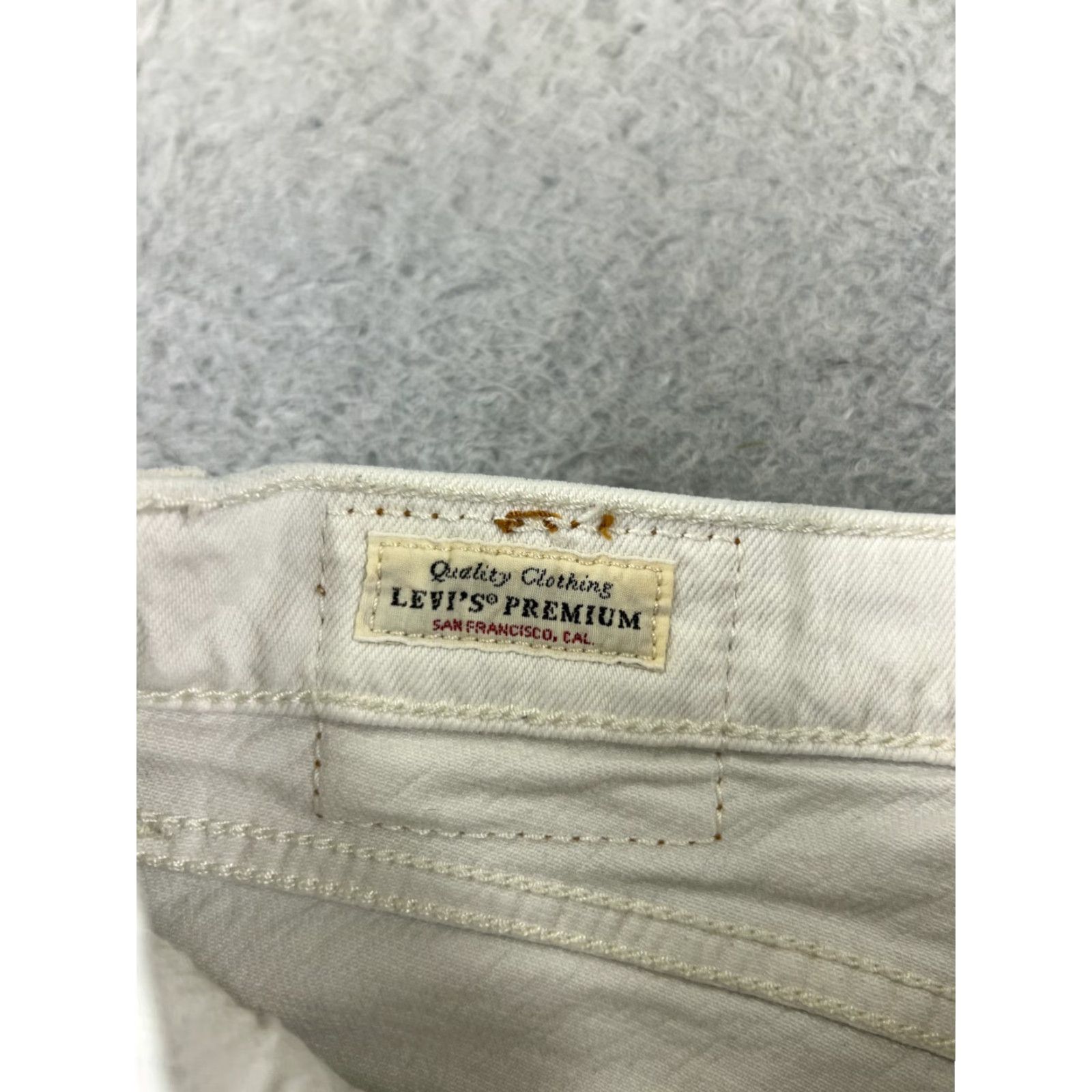 Levi's VINTAGE Levis Premium Jeans Womens White Denim Levi's Wedgie Fit 24x24 Straight 22in Waist 22in High Rise Size 42" / US 20 - 7 Thumbnail