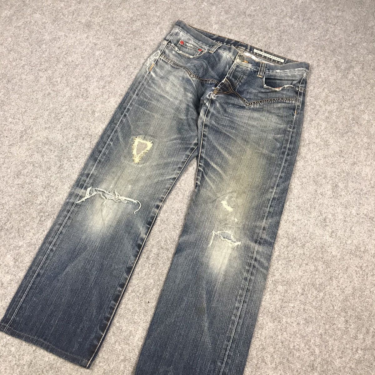 Issey Miyake SUNAO KUWAHARA ISSEY MIYAKE DISTRESSED DENIM PANTS Size 30" / US 8 / IT 44 - 4 Thumbnail