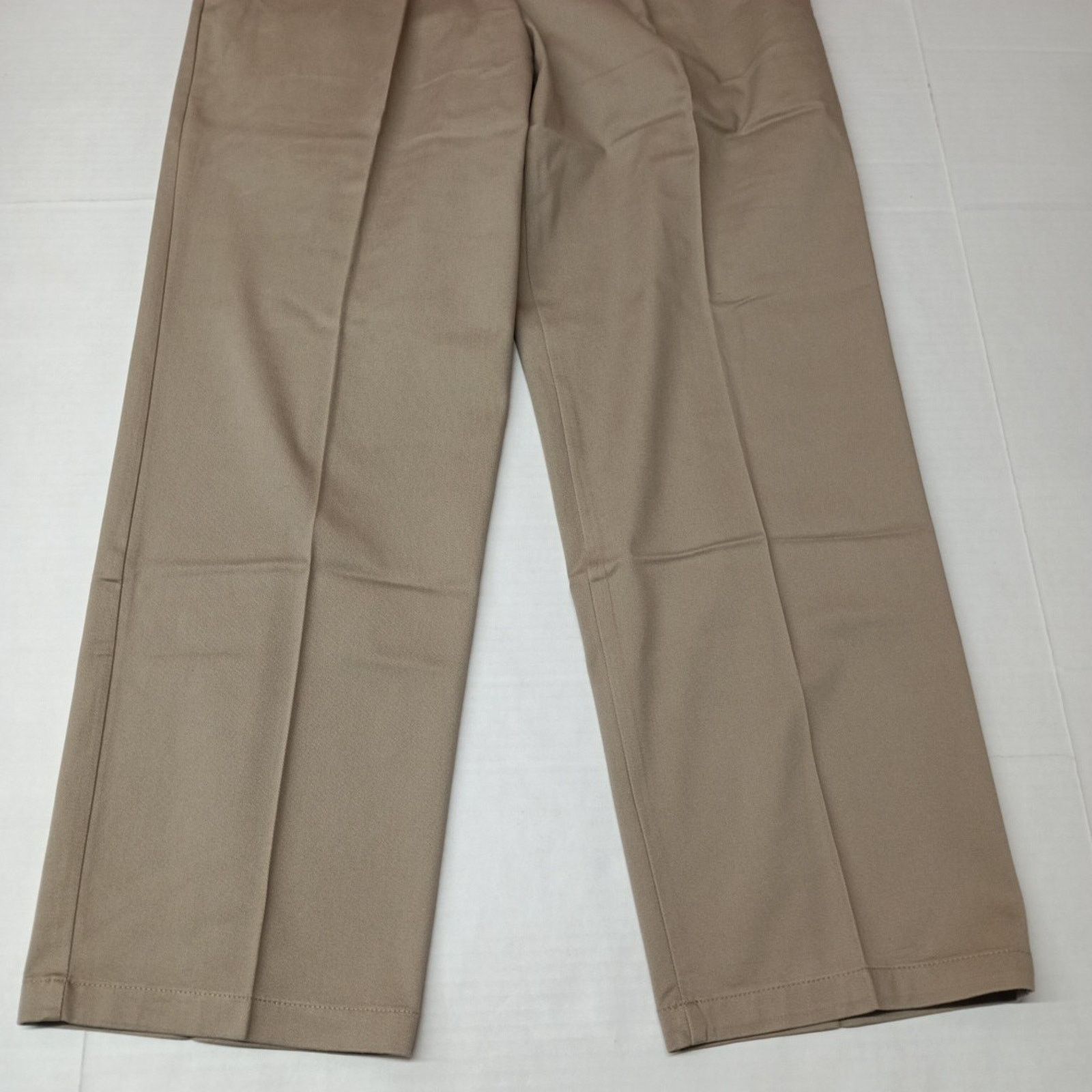 Dockers Dockers Easy Khakis Men's 34x32 Timber Wolf Relaxed Fit Size US 34 / EU 50 - 3 Thumbnail