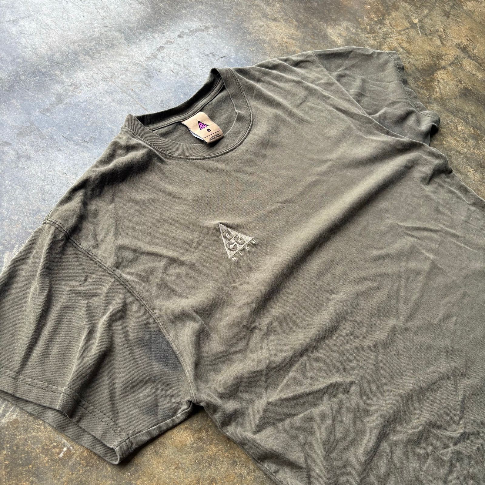 Nike Vintage Y2K Nike ACG Embroidered T-shirt Size US L / EU 52-54 / 3 - 2 Thumbnail