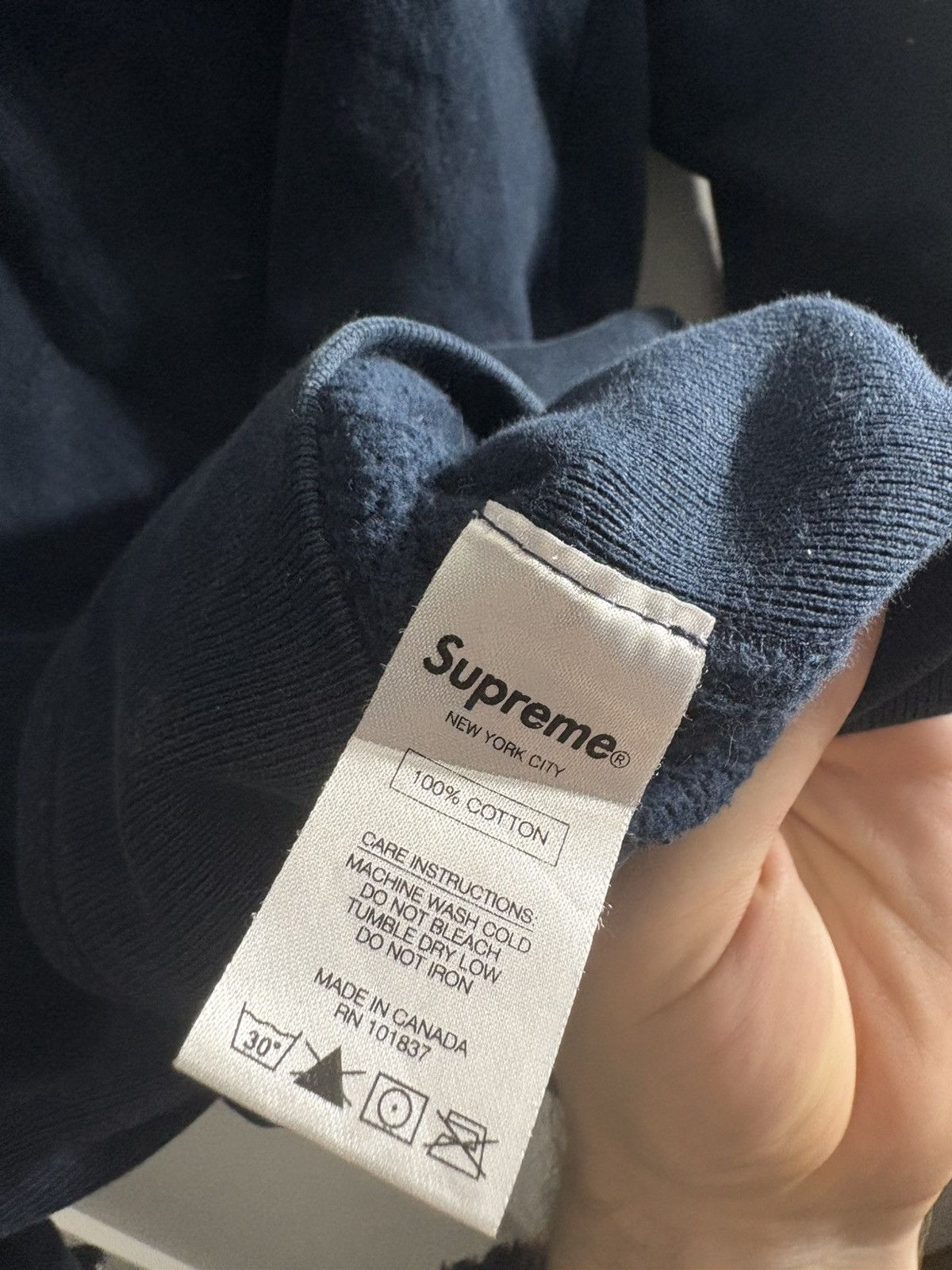 Supreme Supreme Crest Logo Sweatshirt Hoodie Navy Blue Veni Vidi Size US M / EU 48-50 / 2 - 6 Thumbnail