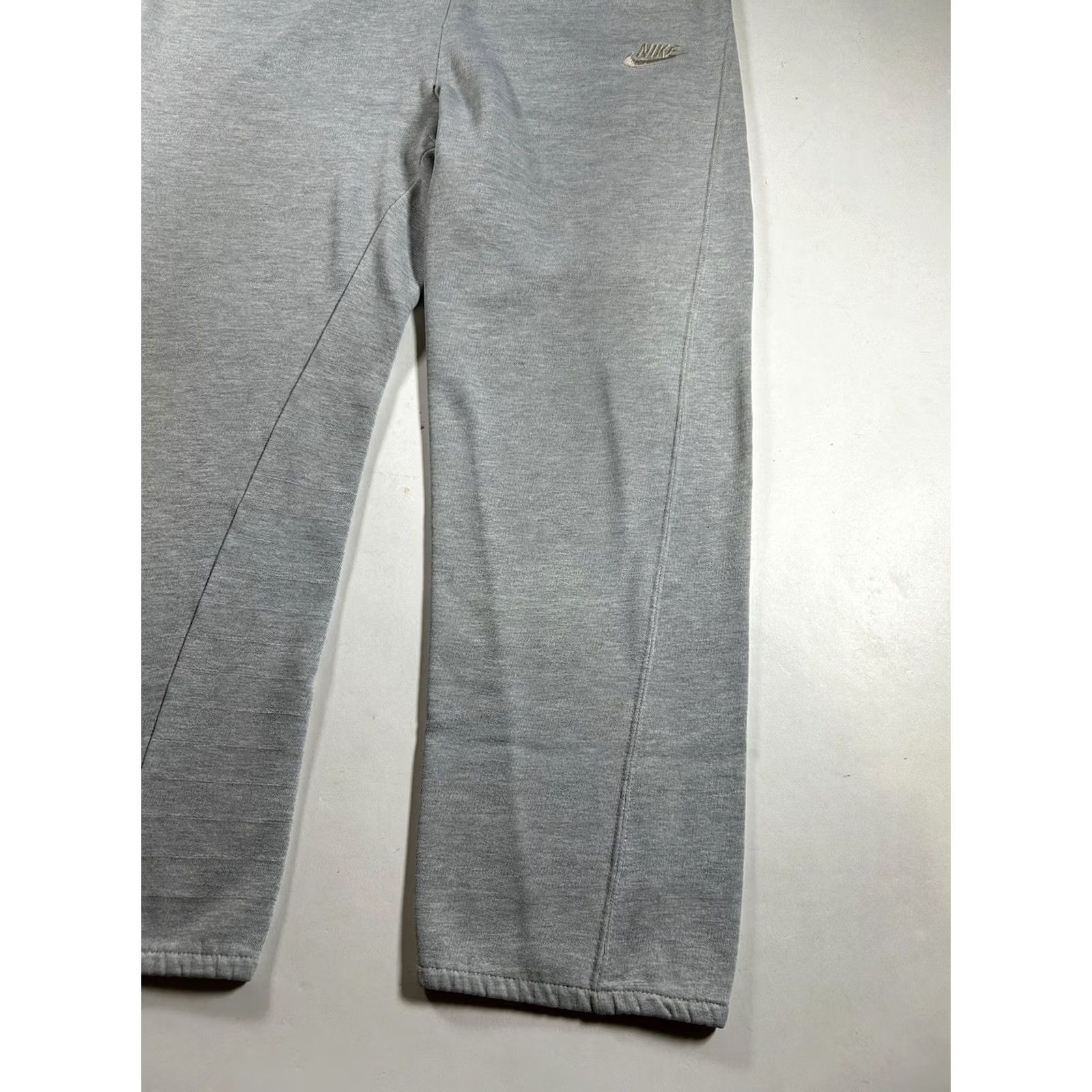 Nike VINTAGE Nike Sweatpants Gray Terry Wide Leg Baggy Medium Blue Tag 19.75x36.5 Mens Sweatpants 80s Nike Blue Tag 80s Theme Size US 31 - 4 Thumbnail