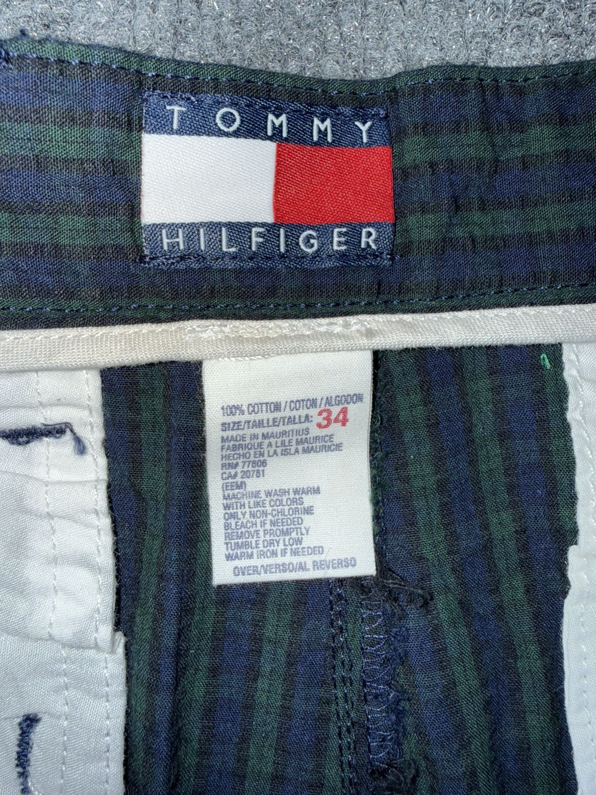 Tommy Hilfiger Vintage Tommy Hilfiger Pleated Plaid Shorts Size 34 Size US 34 / EU 50 - 5 Thumbnail