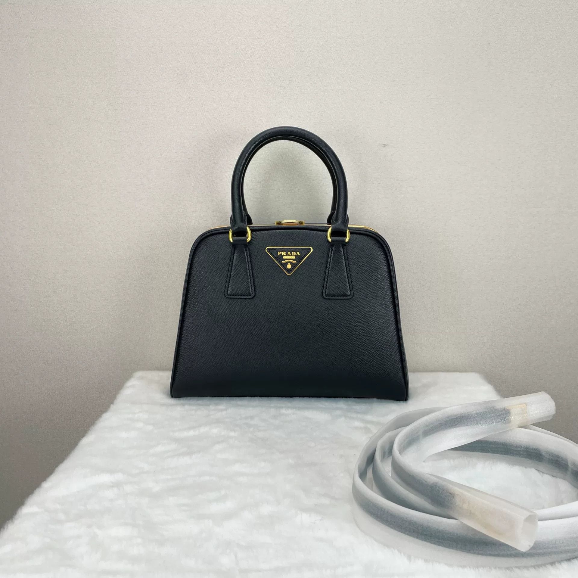 Prada Pre-loved Bag Very good condition Size ONE SIZE - 1 Thumbnail