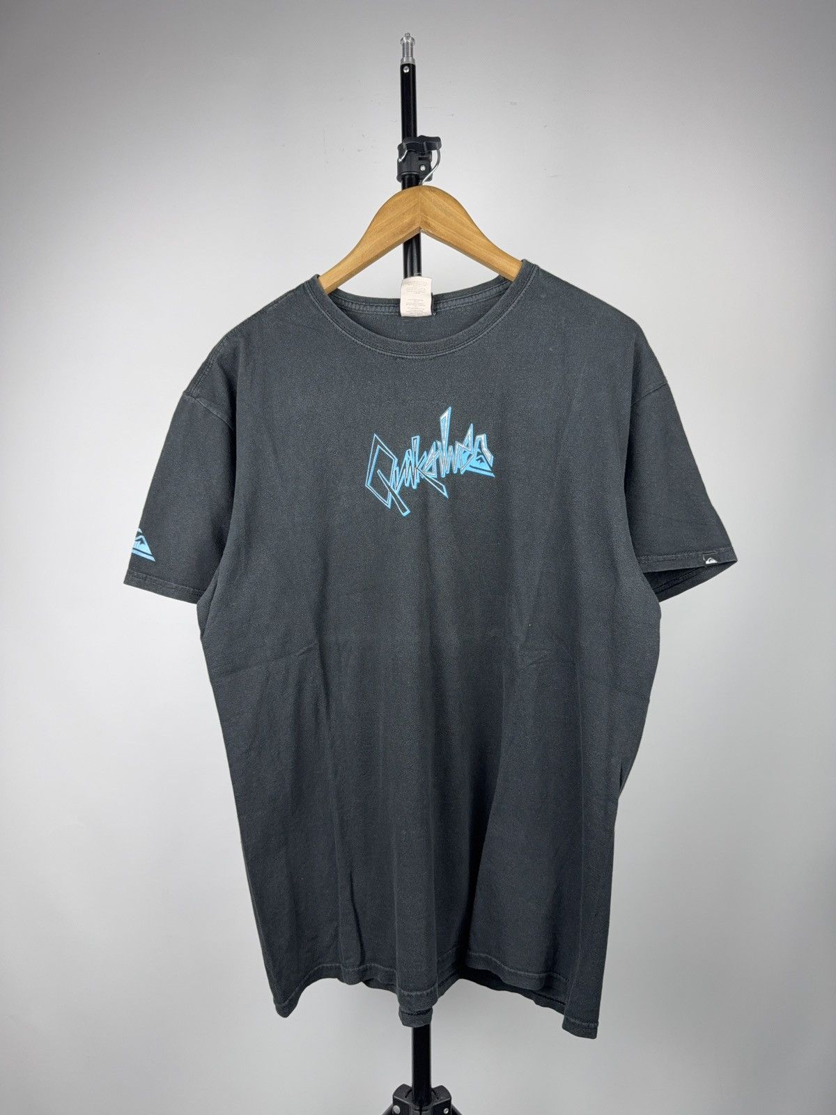 Quiksilver 00s Vintage Quiksilver Graphic Y2K Skate Surf T Shirt Size US L / EU 52-54 / 3 - 1 Thumbnail