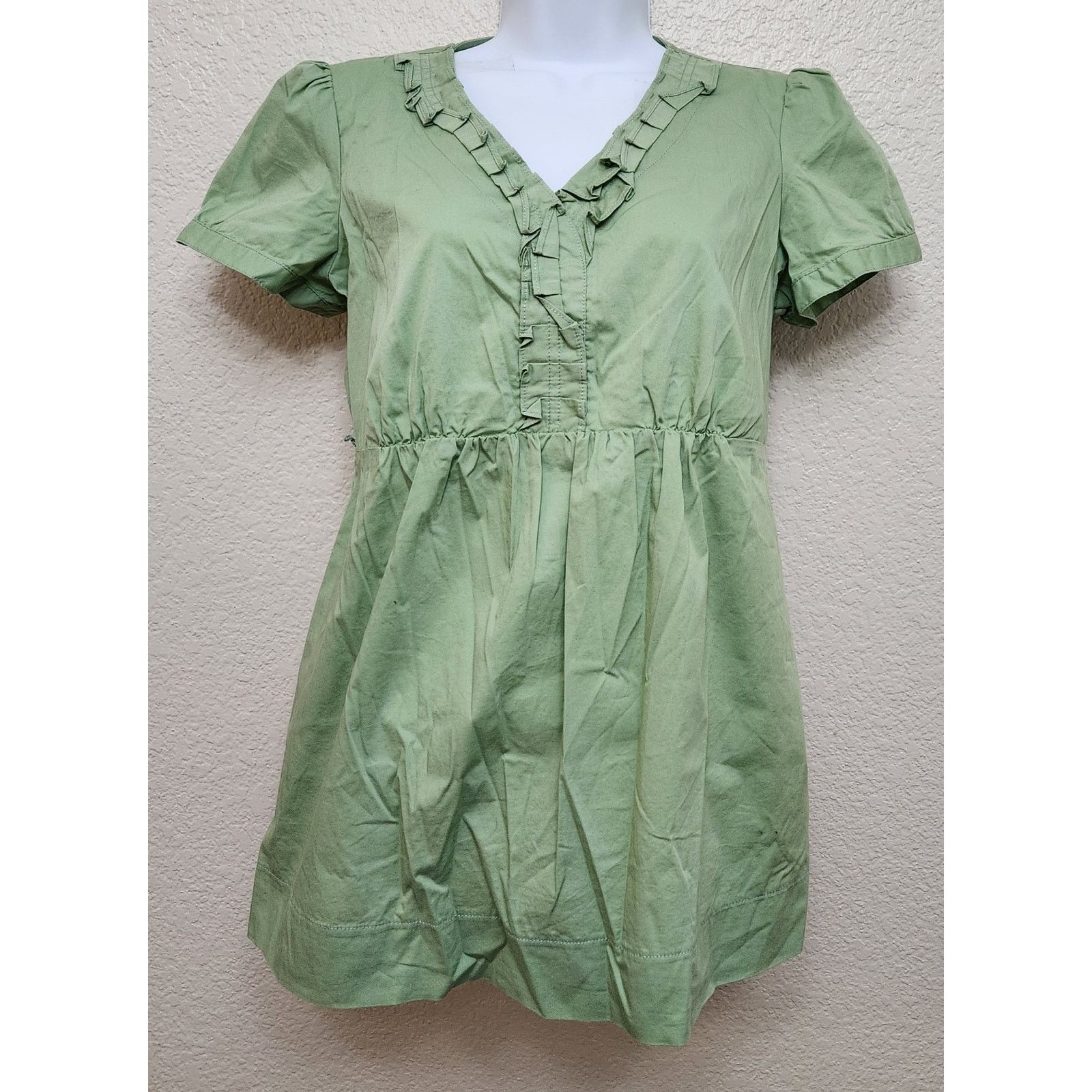 Other Motherhood Maternity Green Ruffled V Neck Top Small Size S / US 4 / IT 40 - 1 Thumbnail